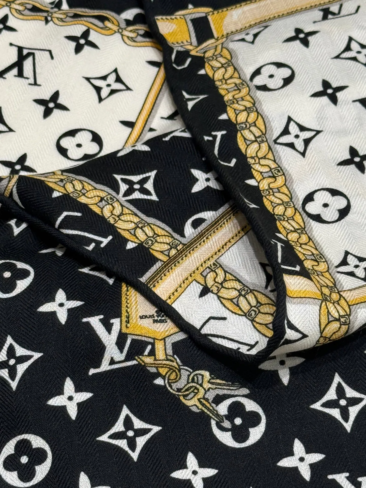 Шарфы Louis Vuitton 5904725