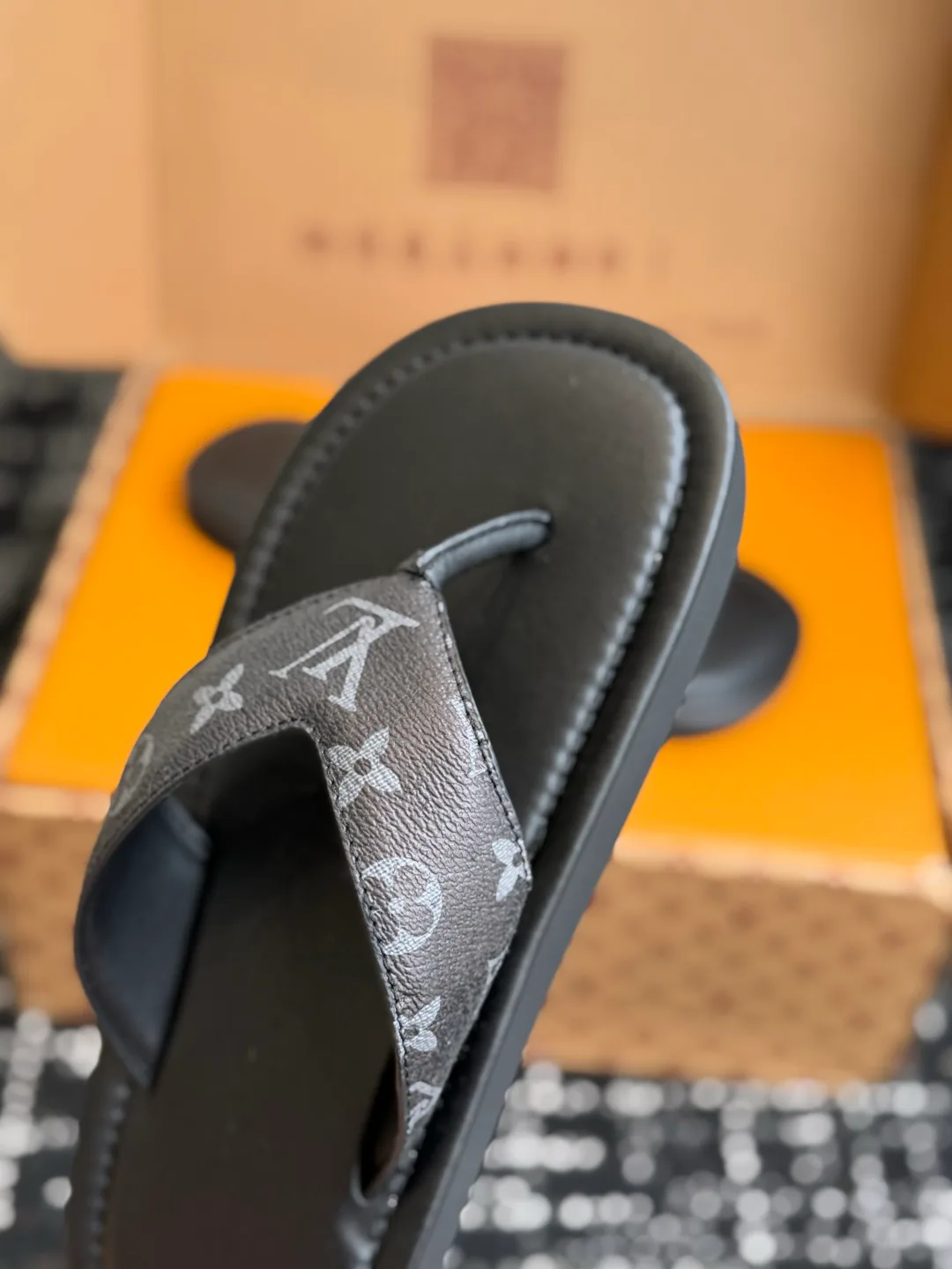 Шлепанцы Мужские Louis Vuitton 17615642