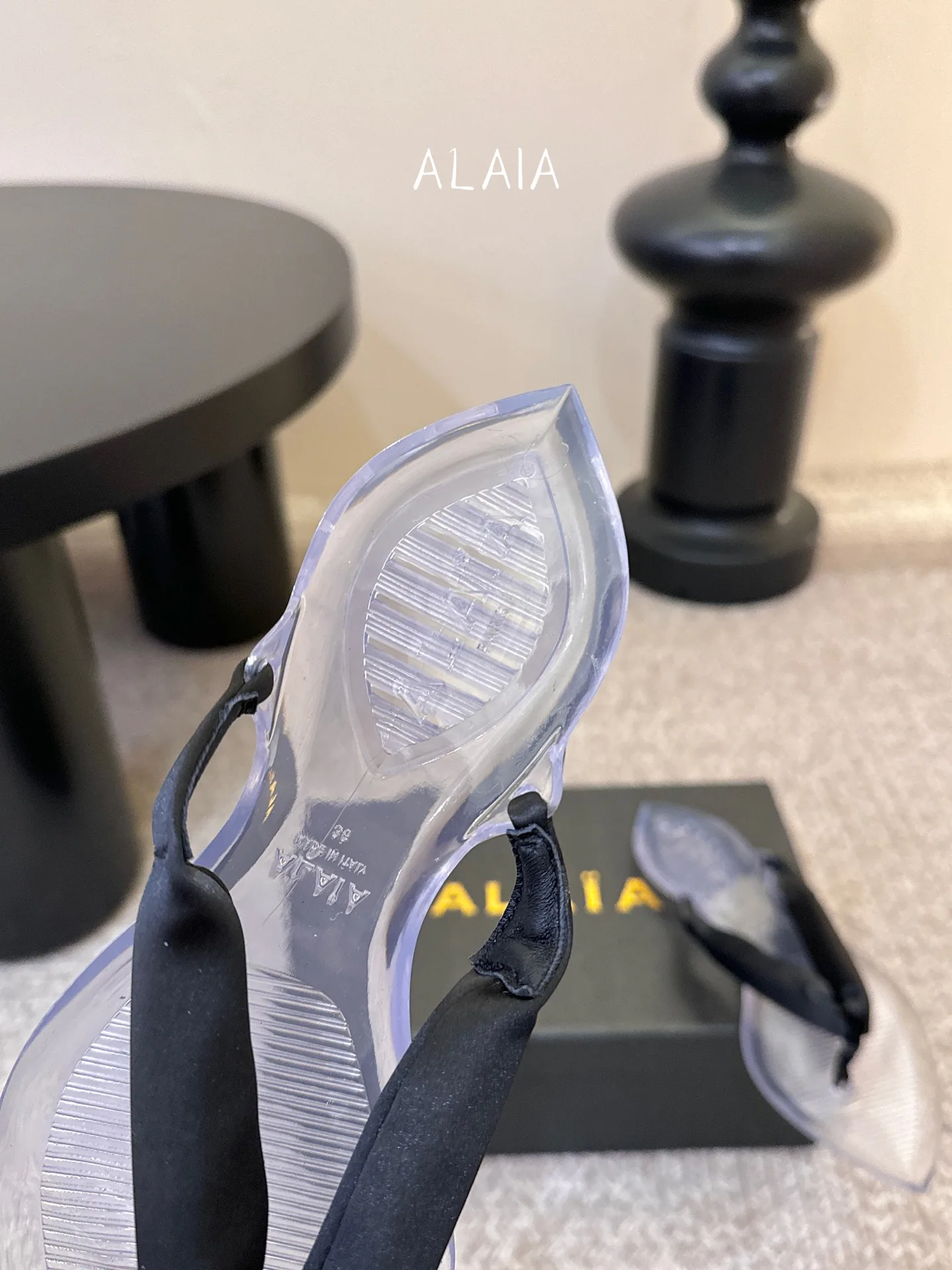 Шлепанцы Женские Alaia 13321052