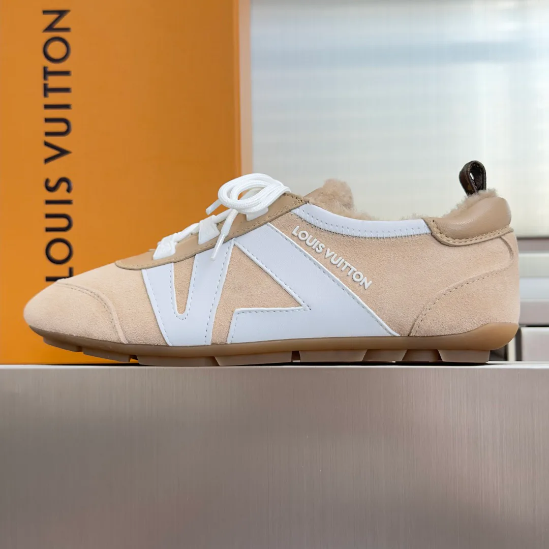 Кроссовки Женские Louis Vuitton 19175915