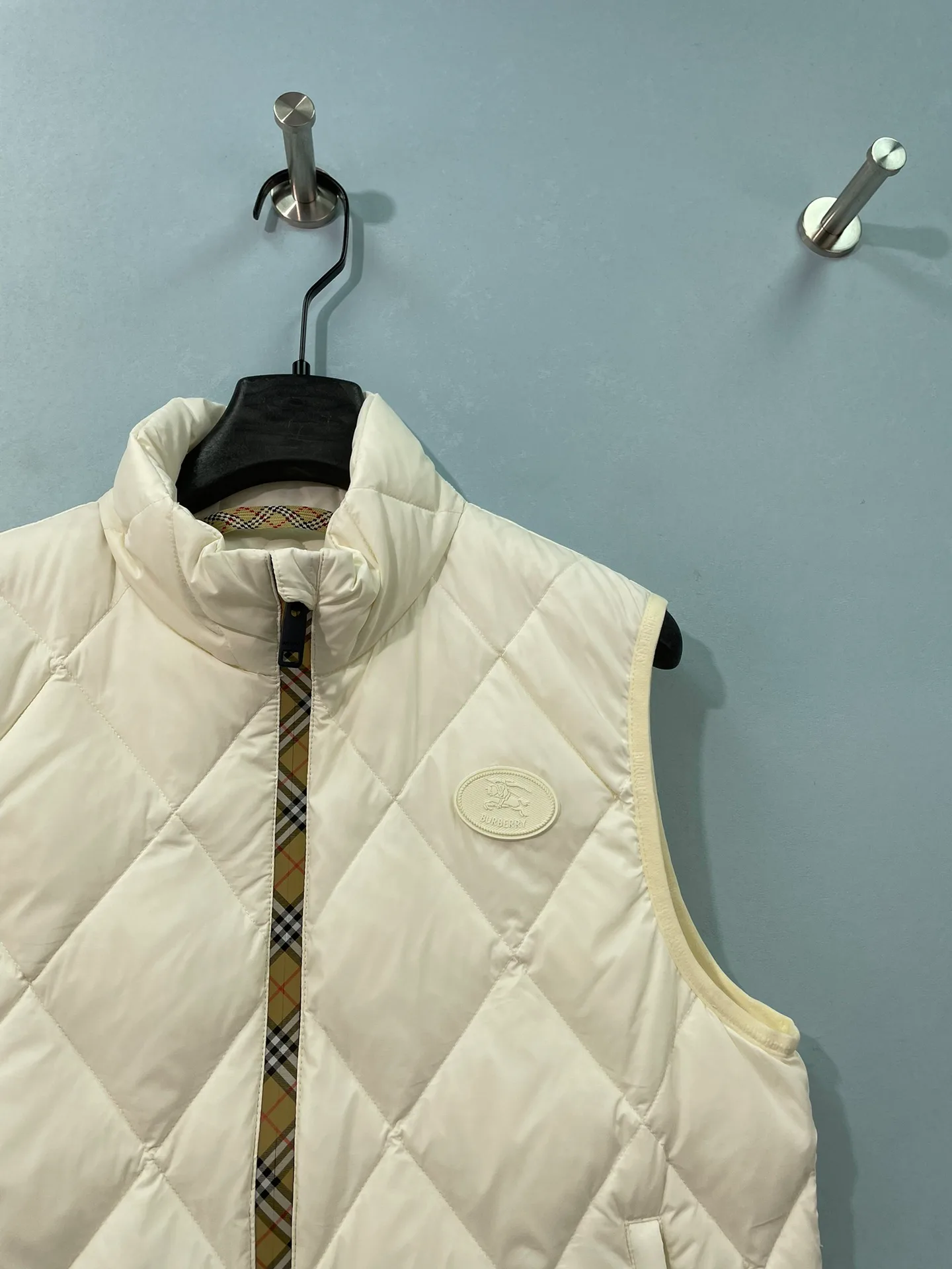 Жилеты Женские Burberry 18612407