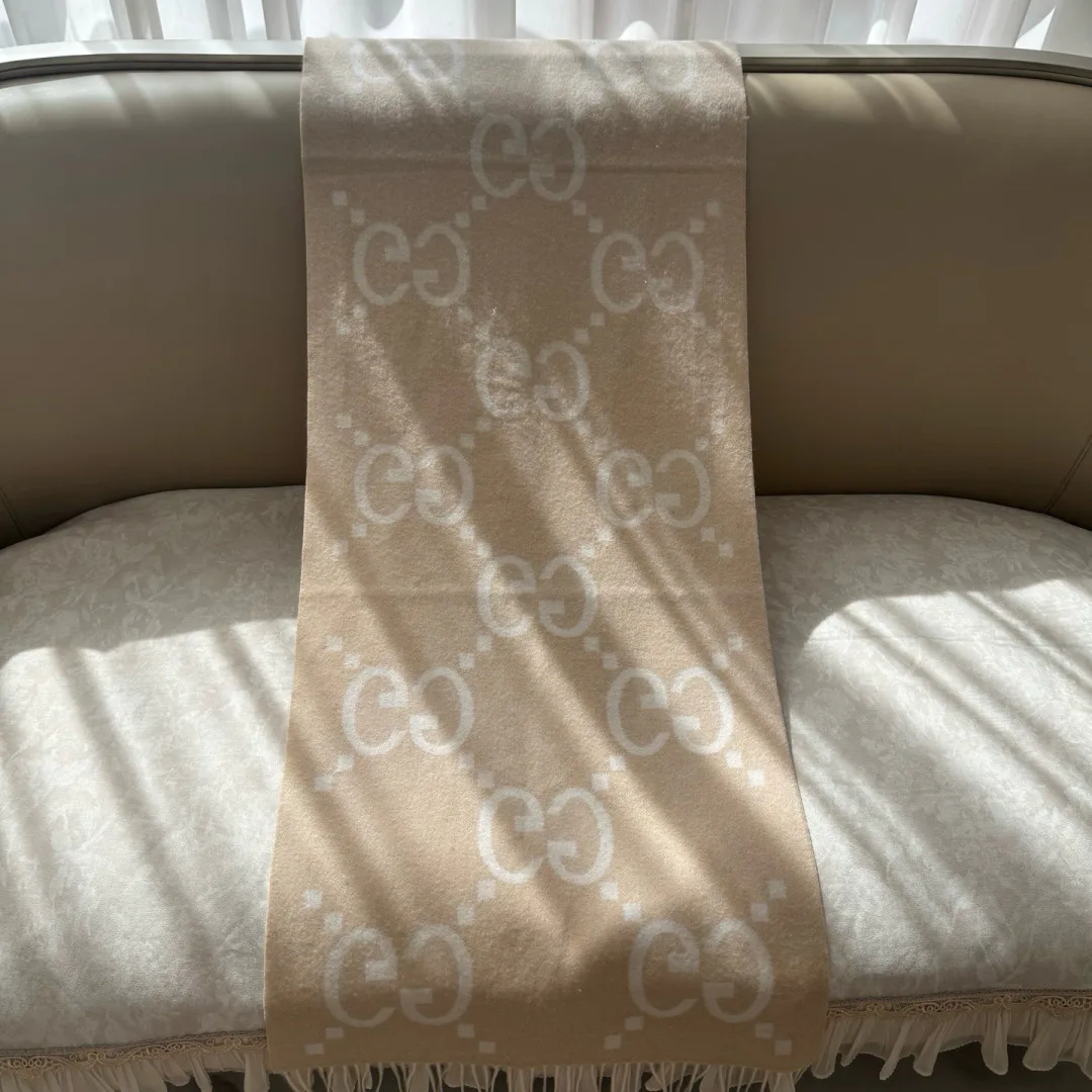 Шарфы Gucci 412300