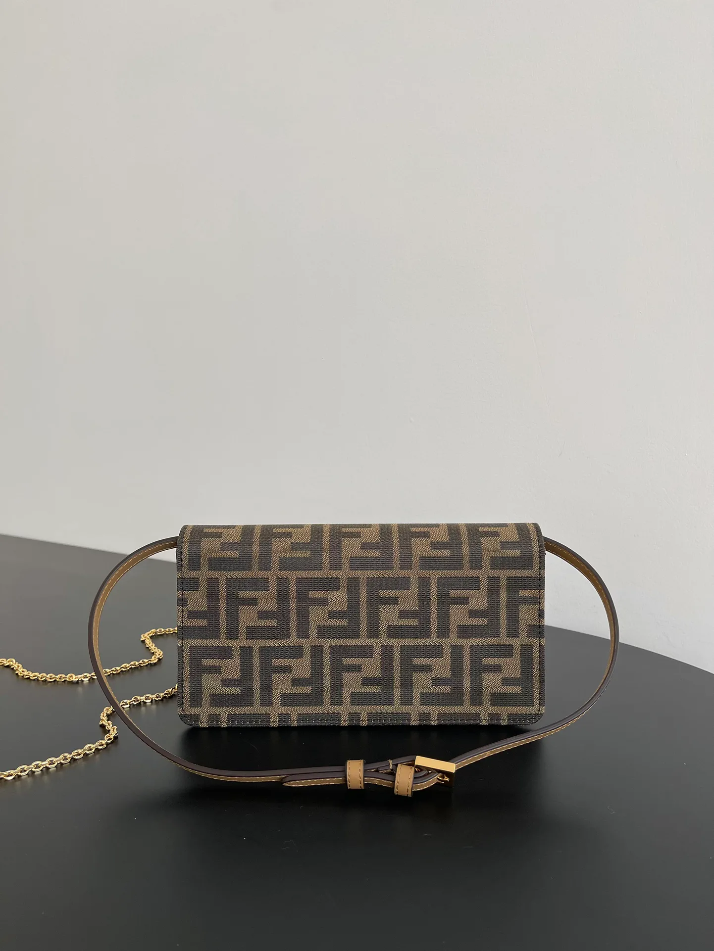 Сумки На Ремне Женские Fendi 13546257