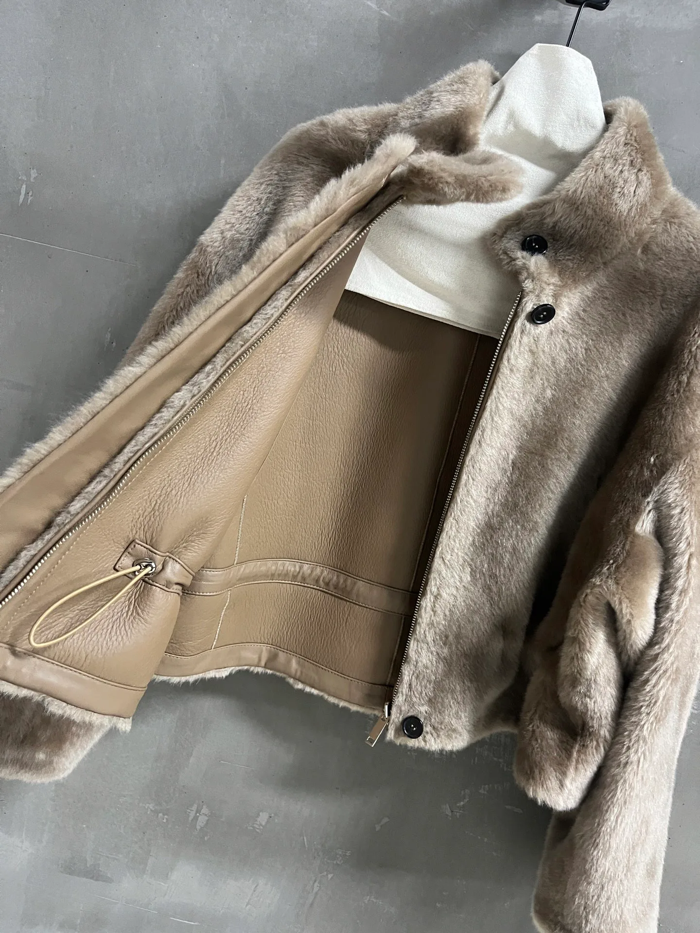 Кожаные Куртки И Дублёнки Женские Bottega Veneta 19229449