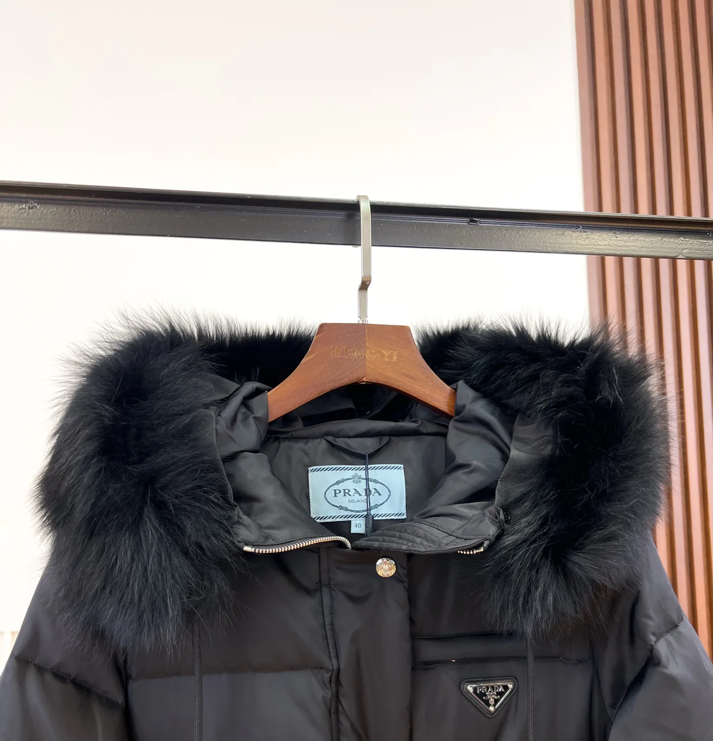 Куртки И Пуховики Женские Prada 18820549