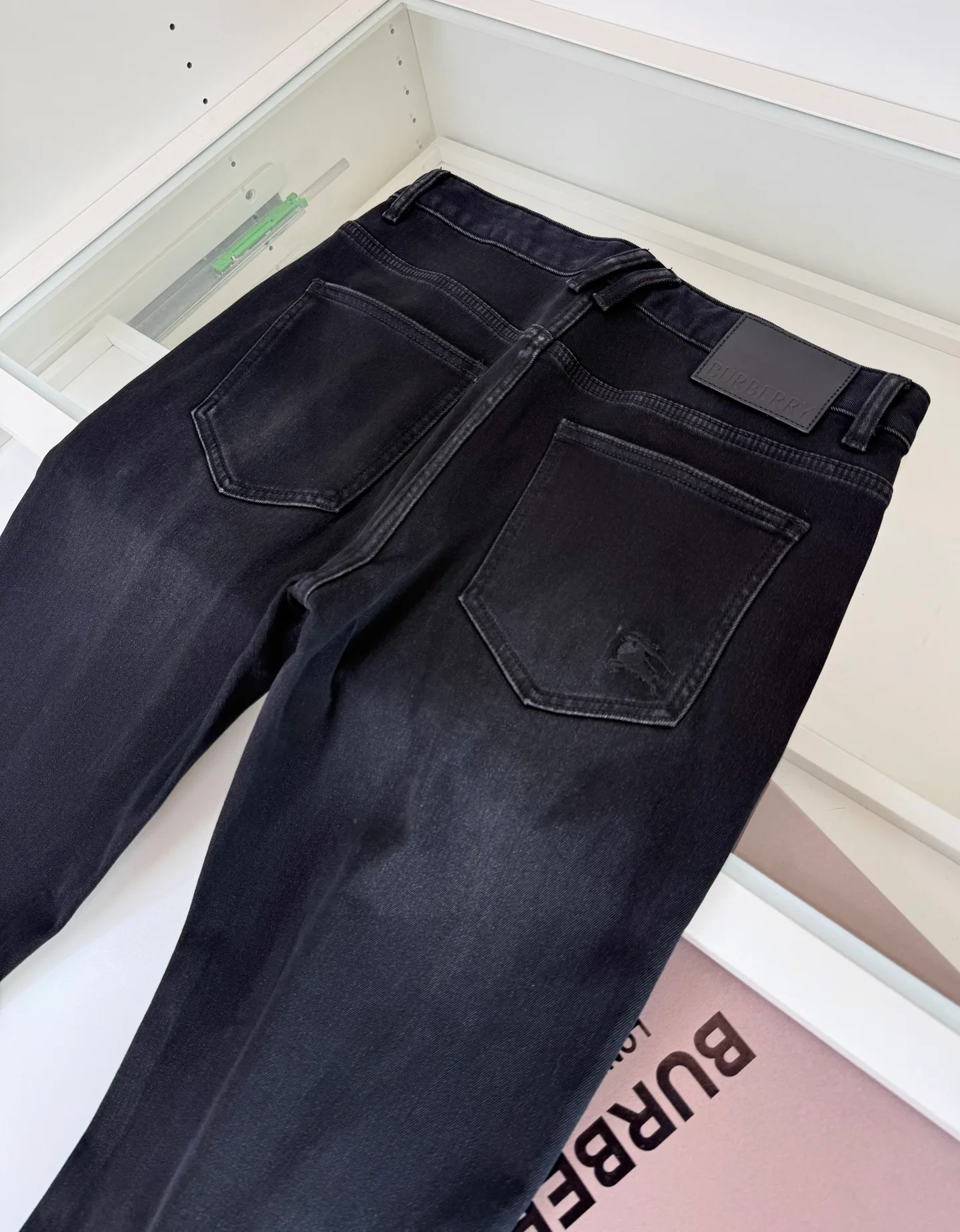 Джинсы Мужские Burberry 18566981