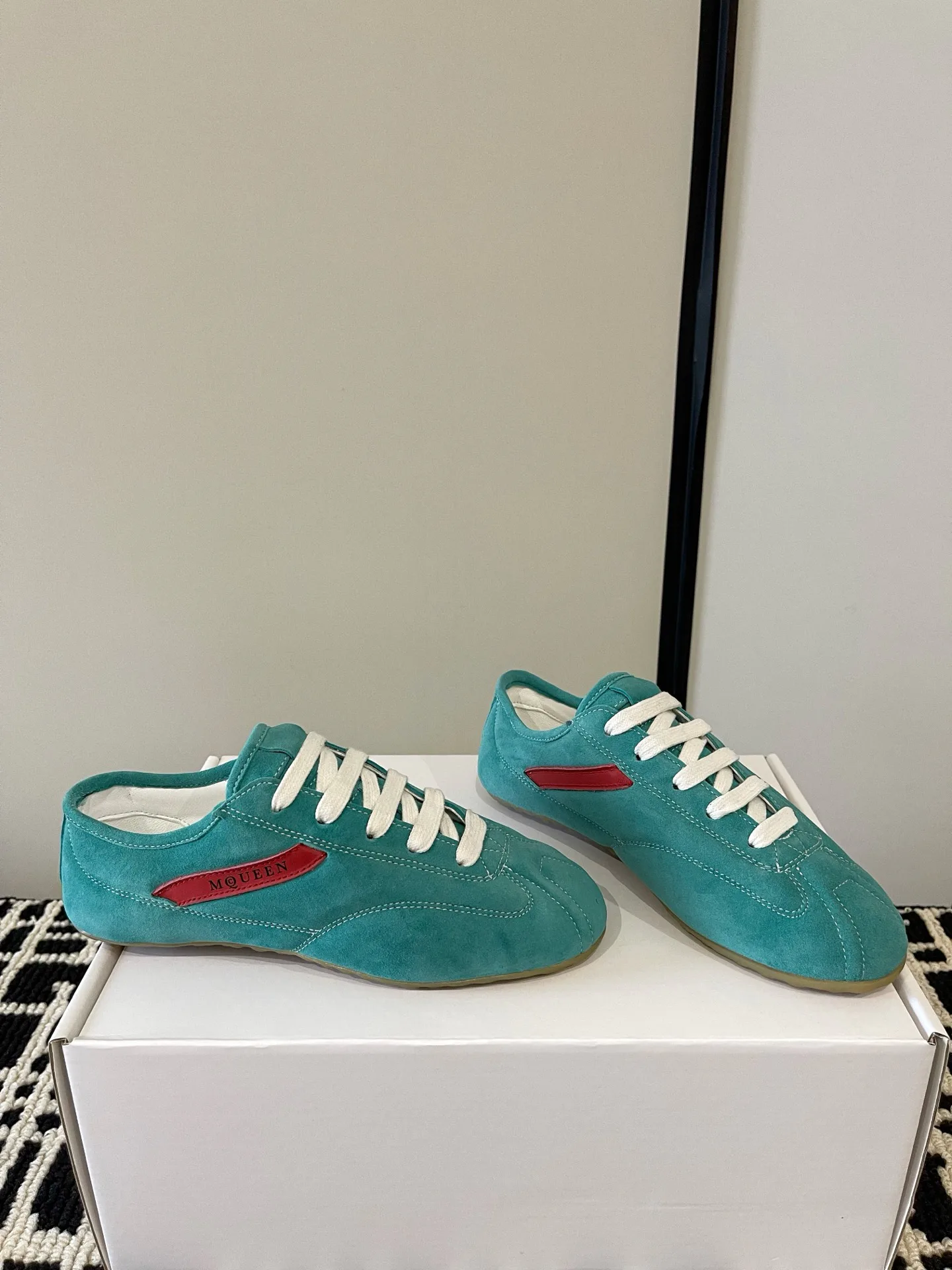 Кроссовки Женские Alexander Mcqueen 18386245
