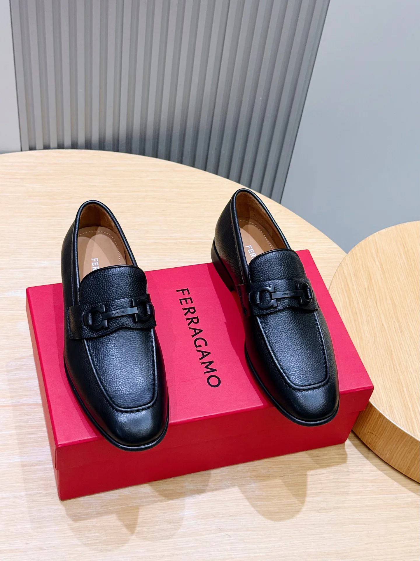 Лоферы И Туфли Мужские Salvatore Ferragamo 18101488