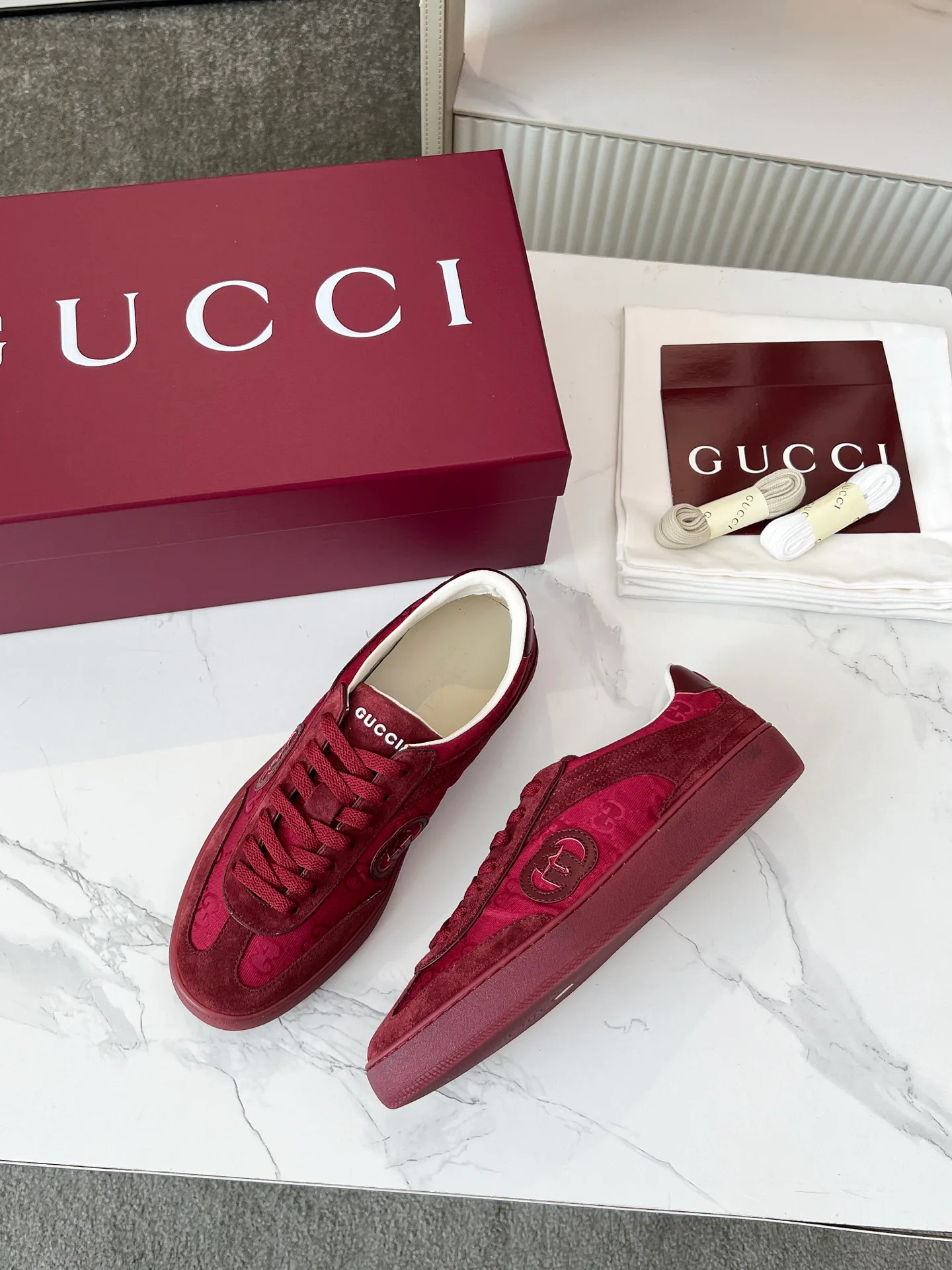 Кроссовки Женские Gucci 17620389