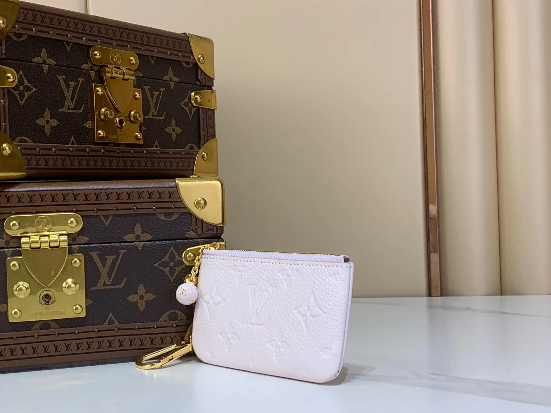 Клатчи Женские Louis Vuitton 17499377