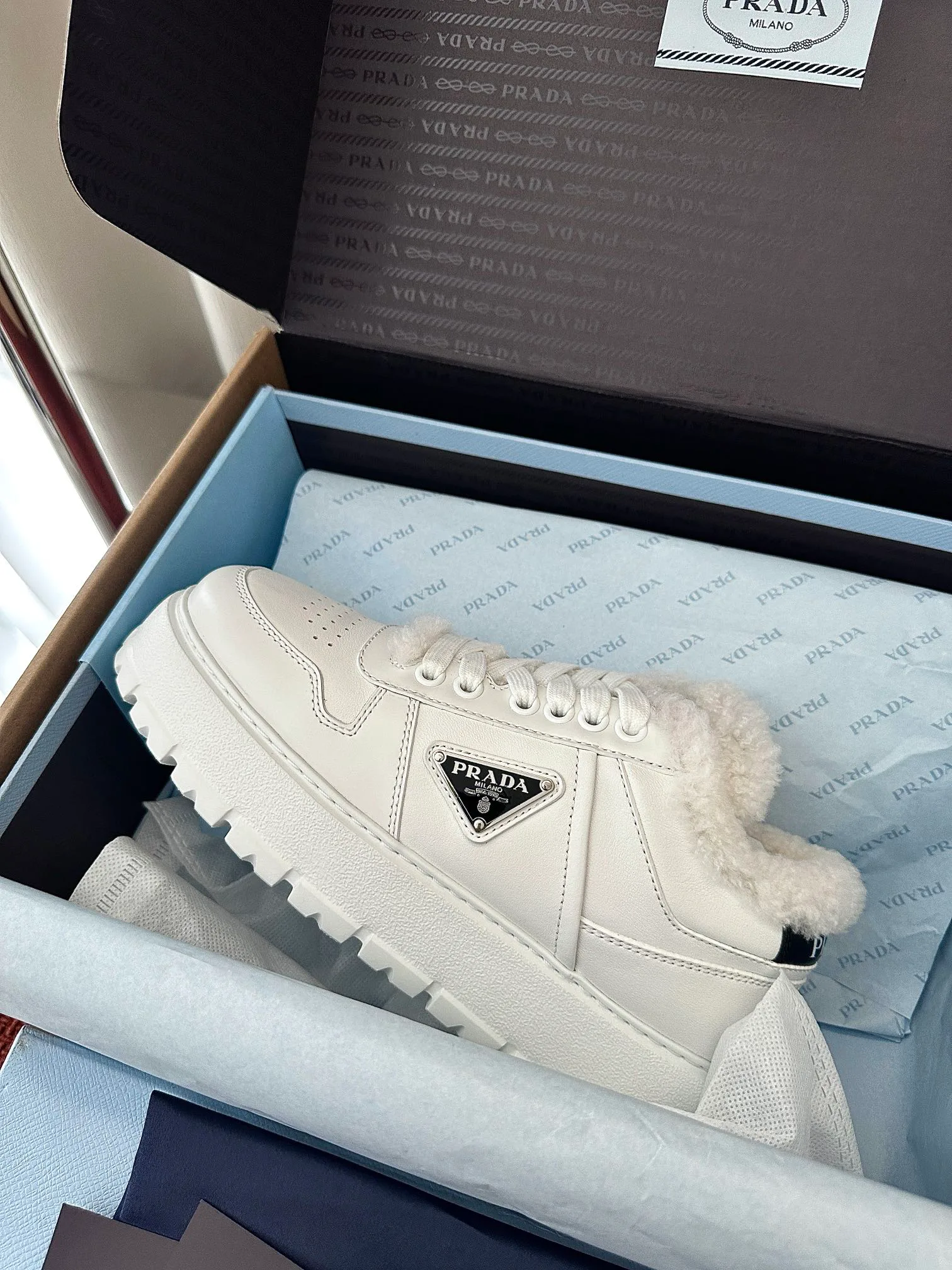 Кроссовки Женские Prada 18621064
