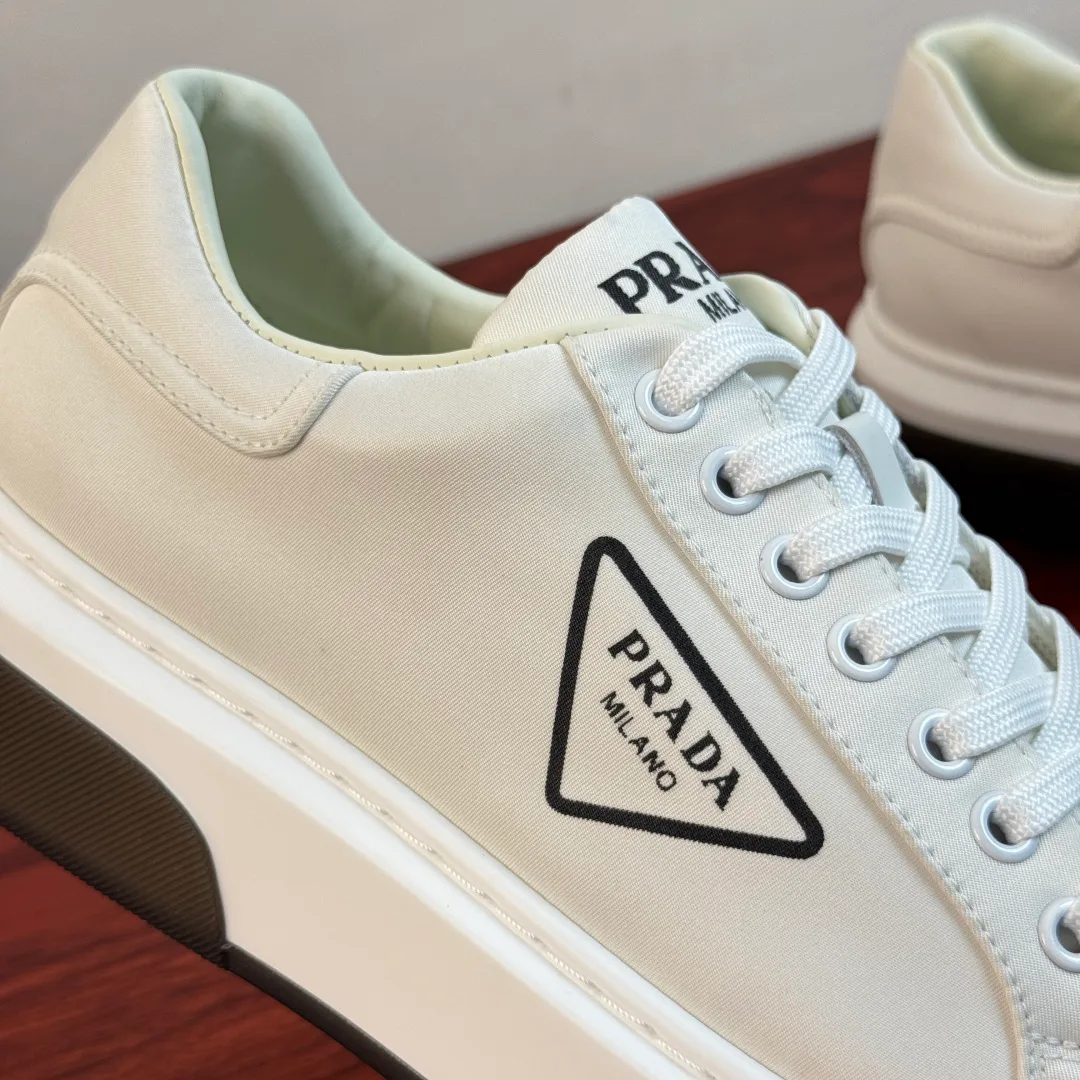 Кроссовки Мужские Prada 16935015