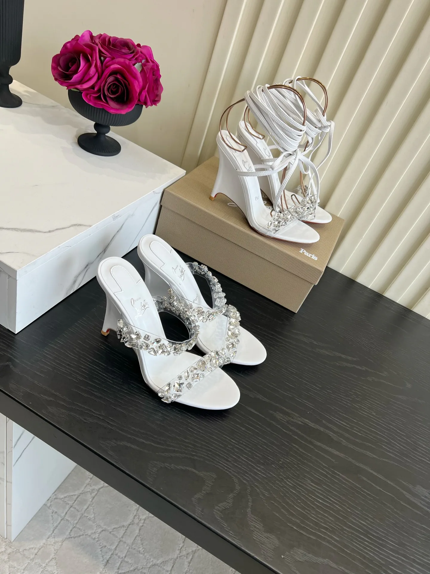 Босоножки Женские Christian Louboutin 18614258
