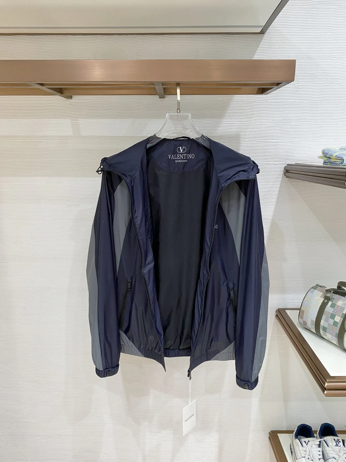 Куртки И Пуховики Мужские Valentino 11214325