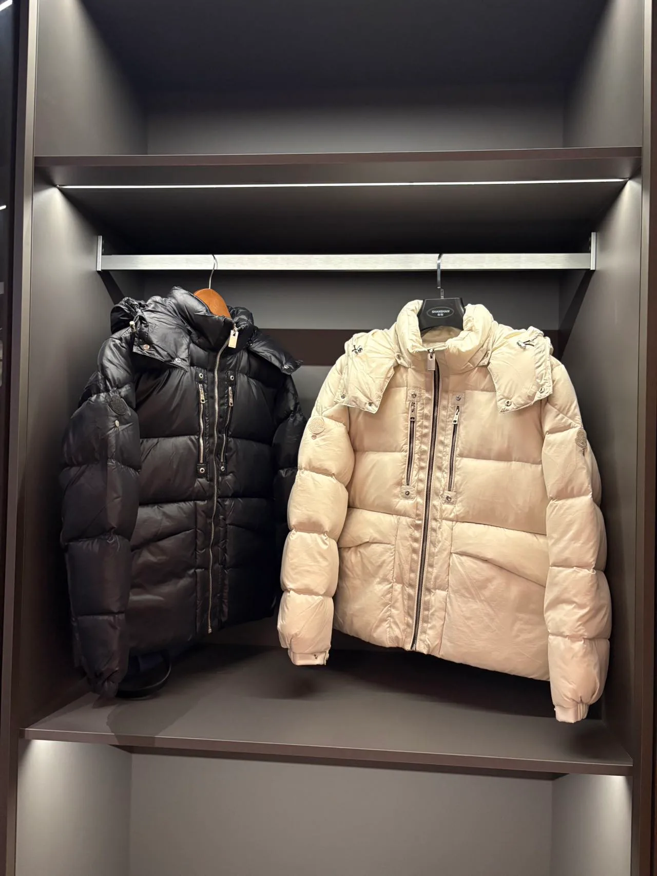 Куртки И Пуховики Женские Moncler 18599947