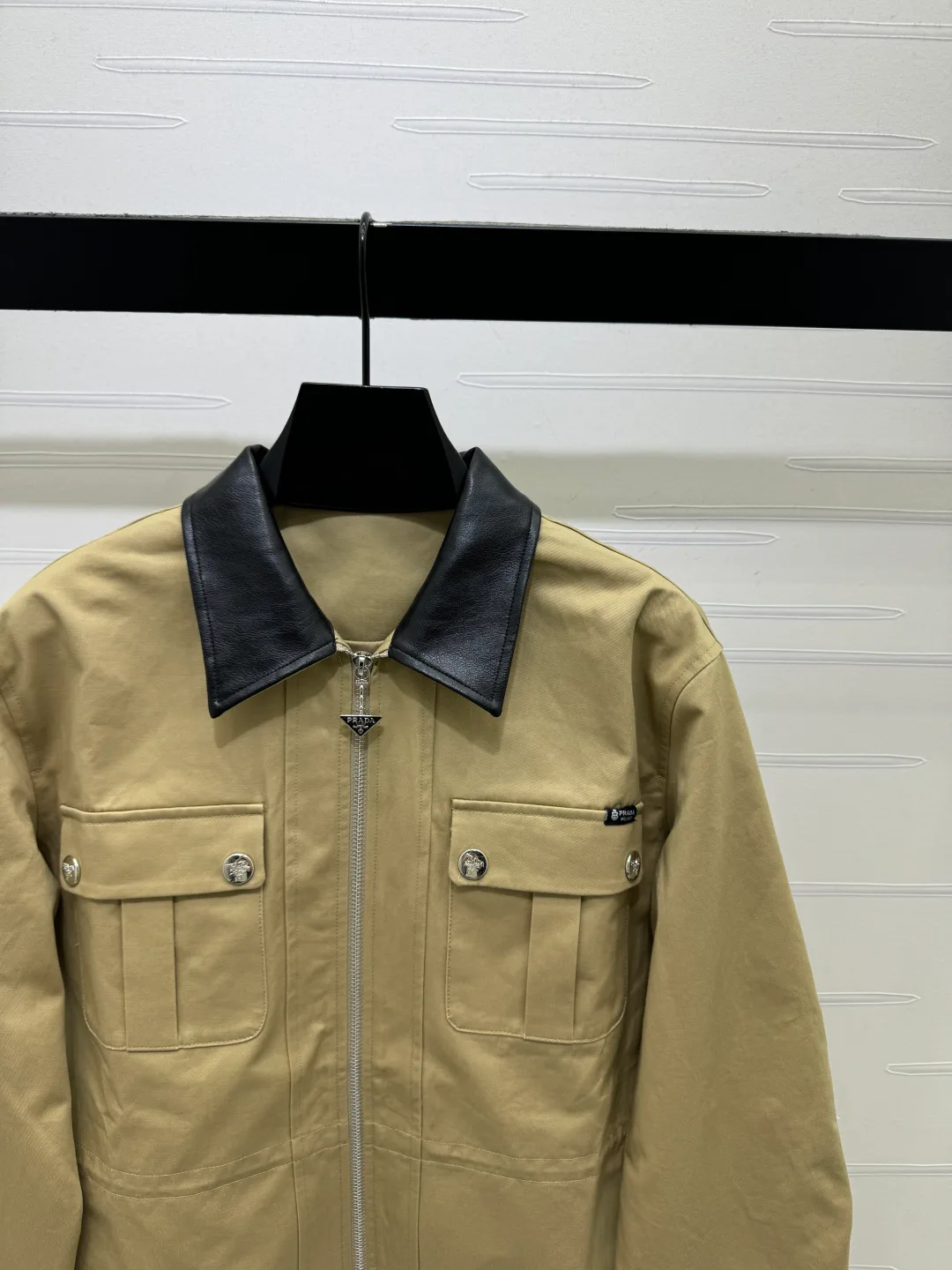 Куртки И Пуховики Женские Prada 18333059