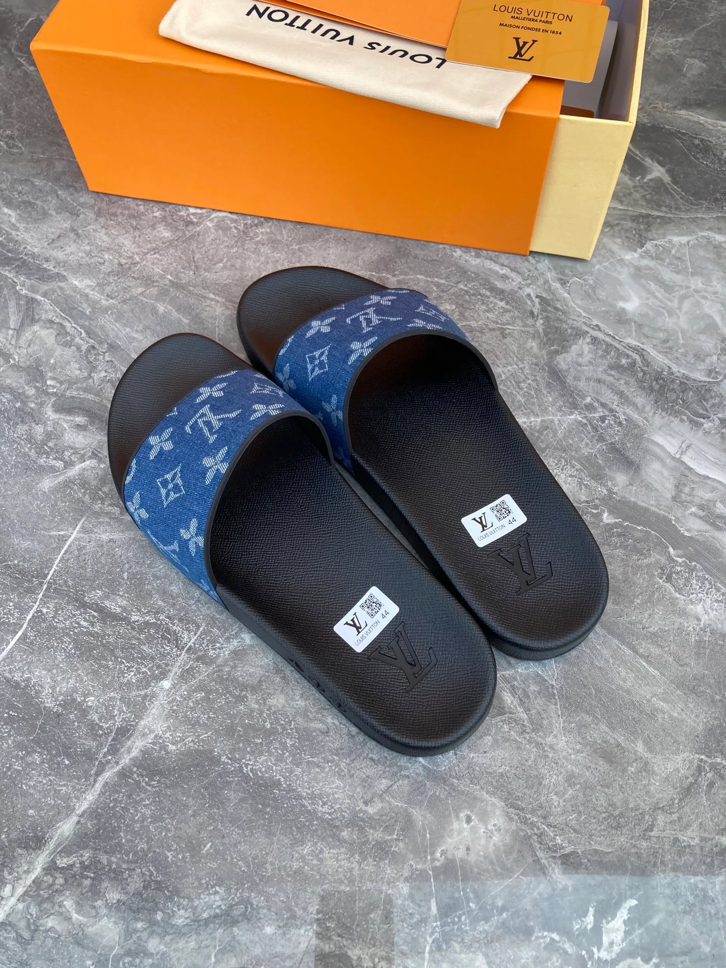 Шлепанцы Женские Louis Vuitton 5879850