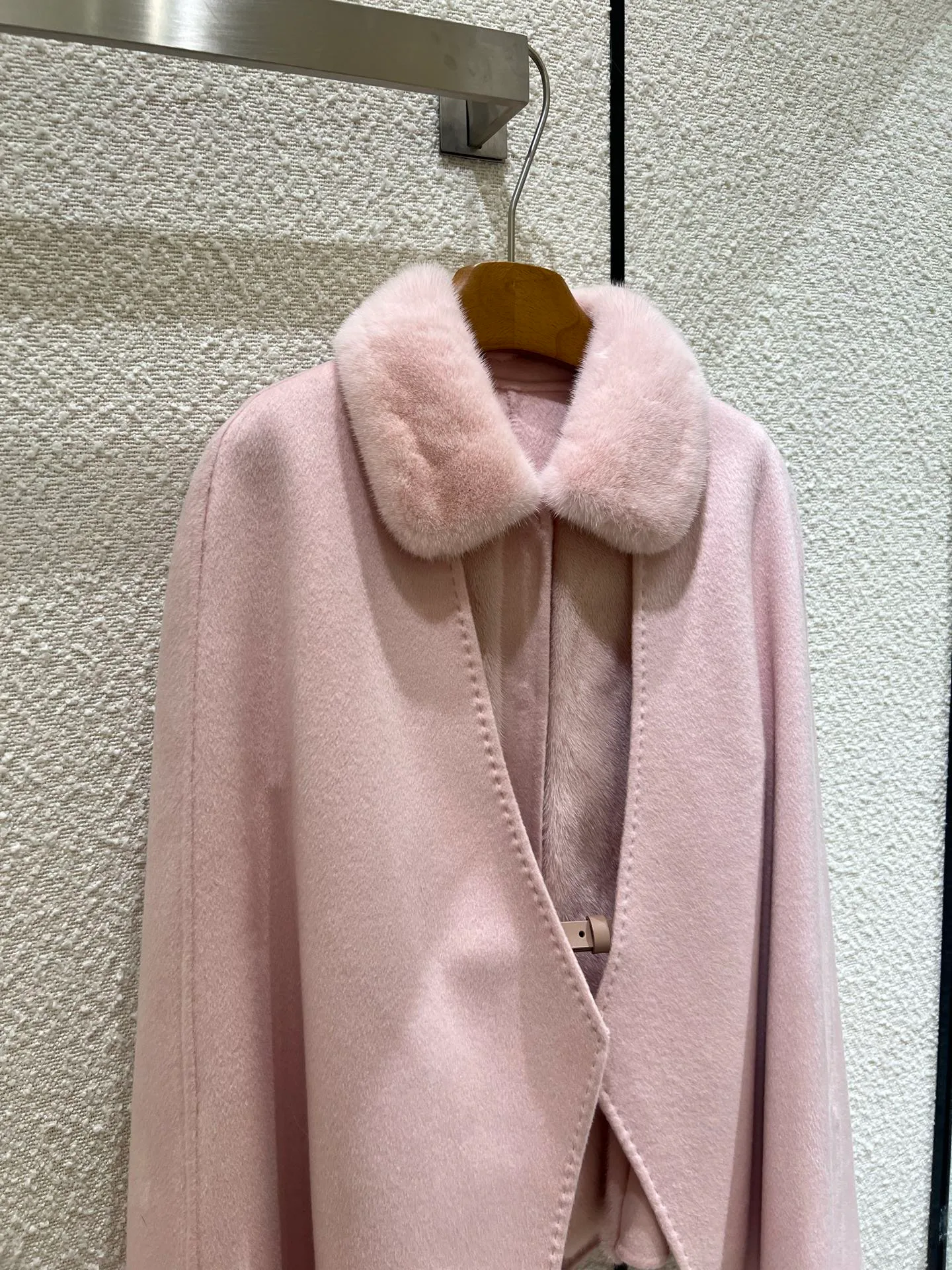 Пальто Женские Loro Piana 19779144