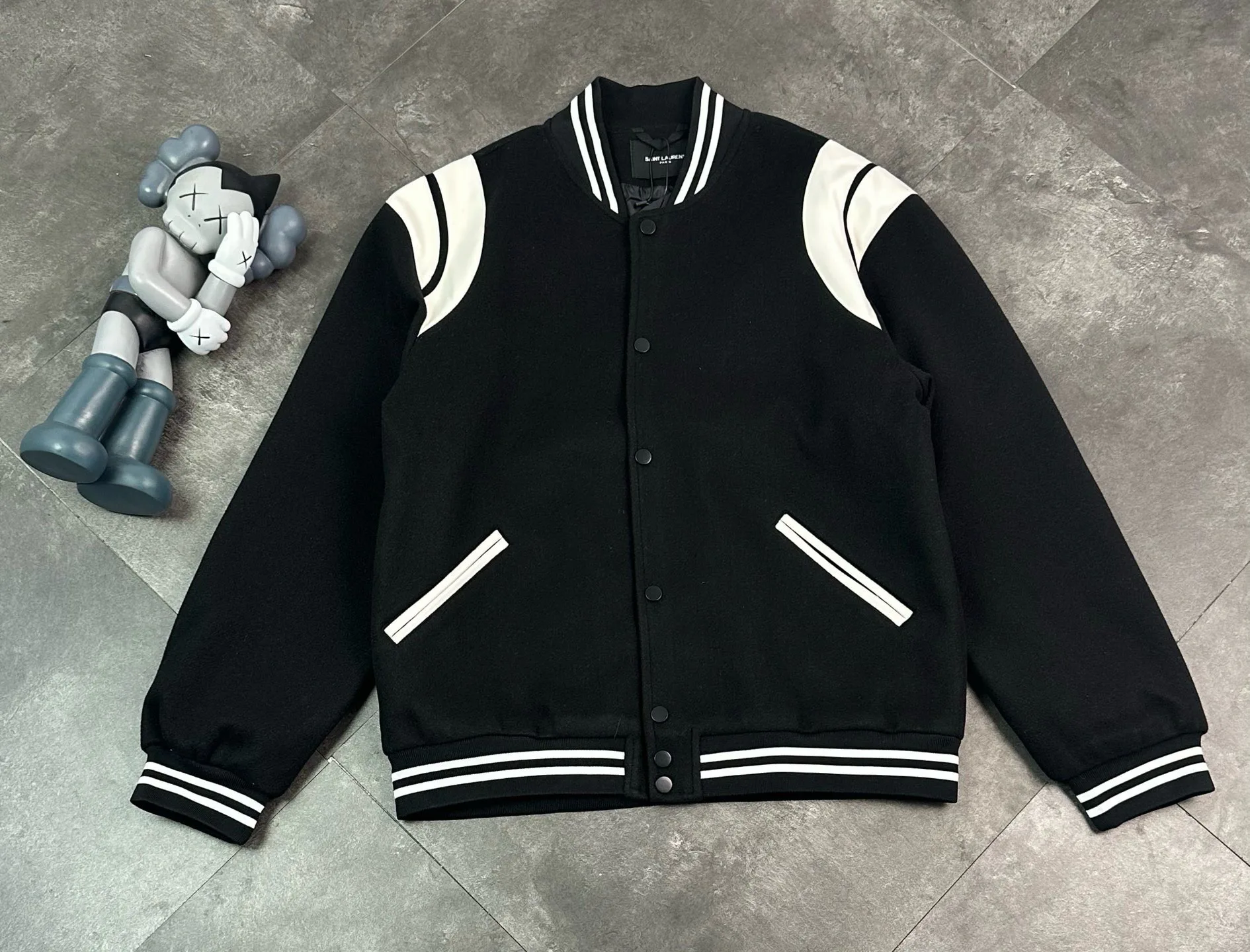 Куртки И Пуховики Женские Saint Laurent 18130420