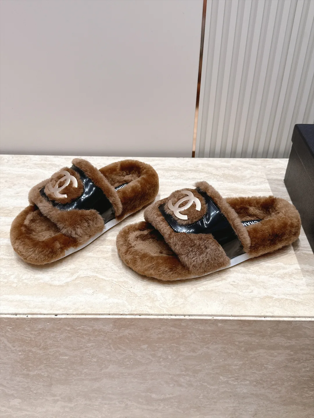 Тапочки Женские Chanel 18266282