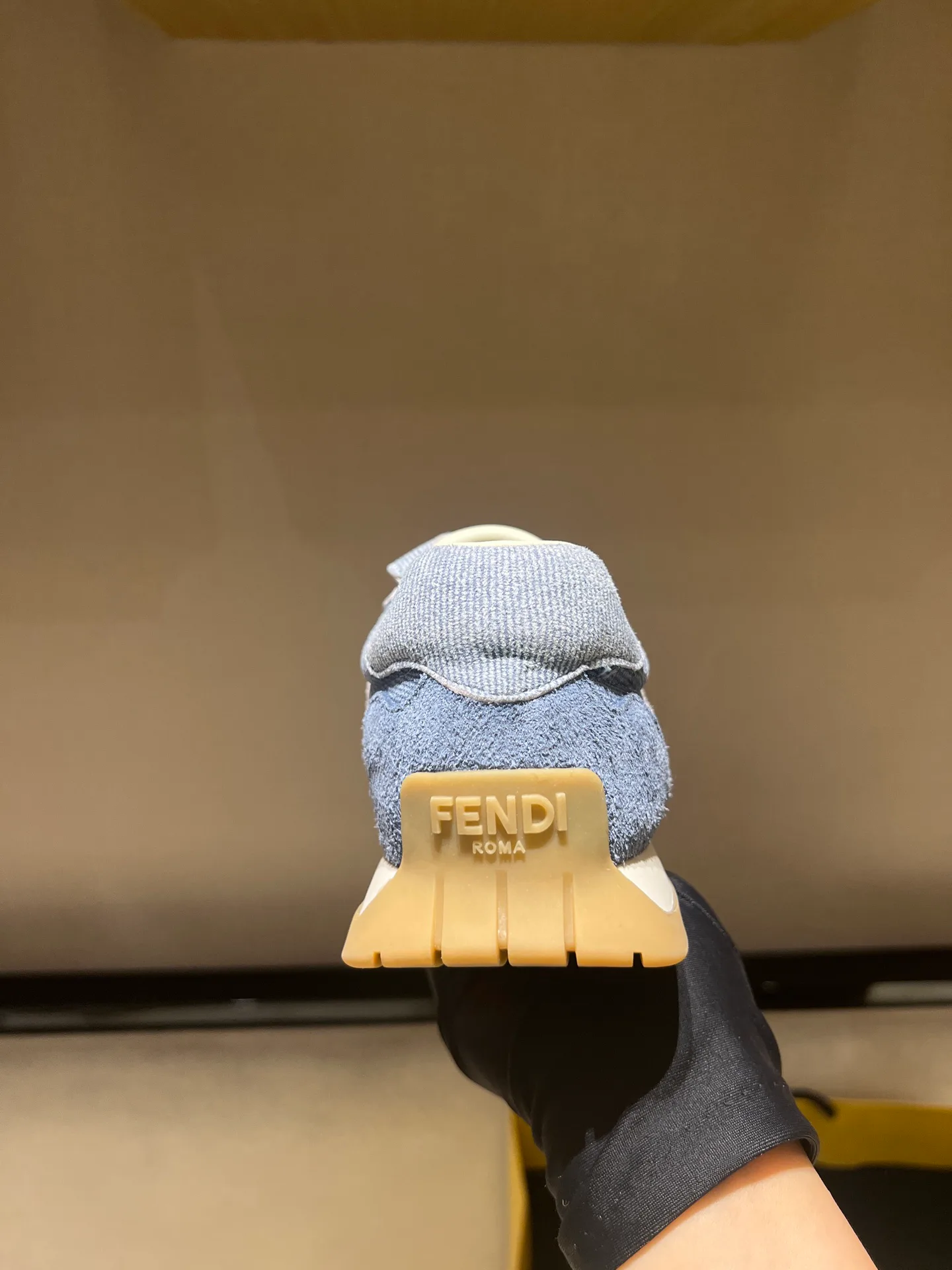 Кроссовки Женские Fendi 18020719
