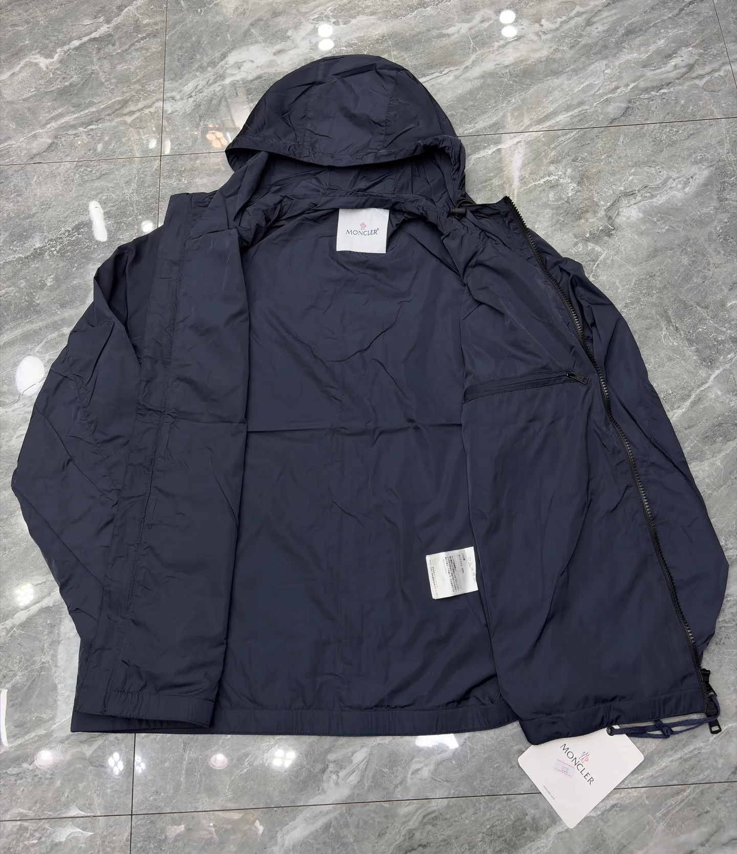 Куртки И Пуховики Мужские Moncler 11641505