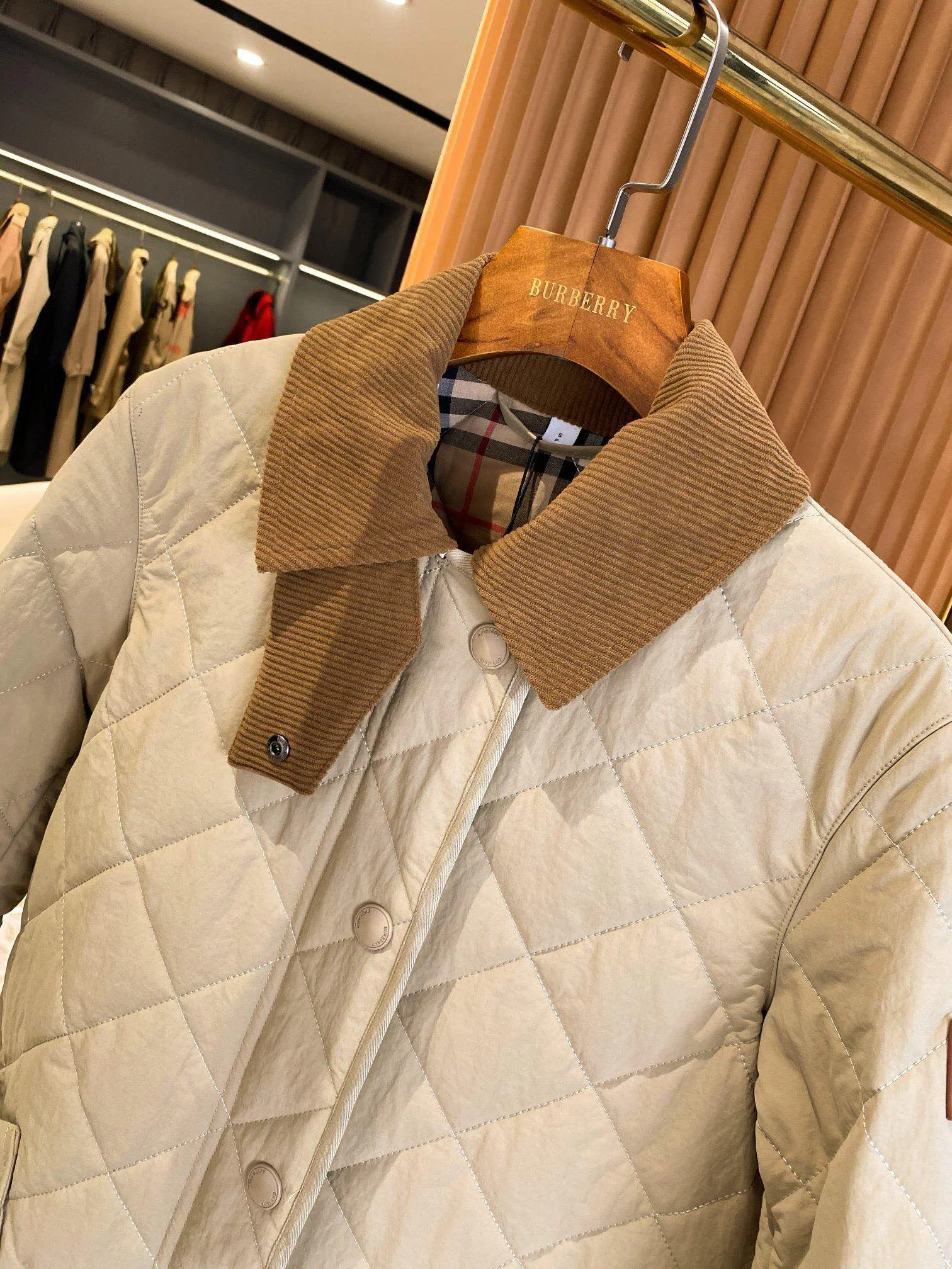 Куртки И Пуховики Женские Burberry 17998768