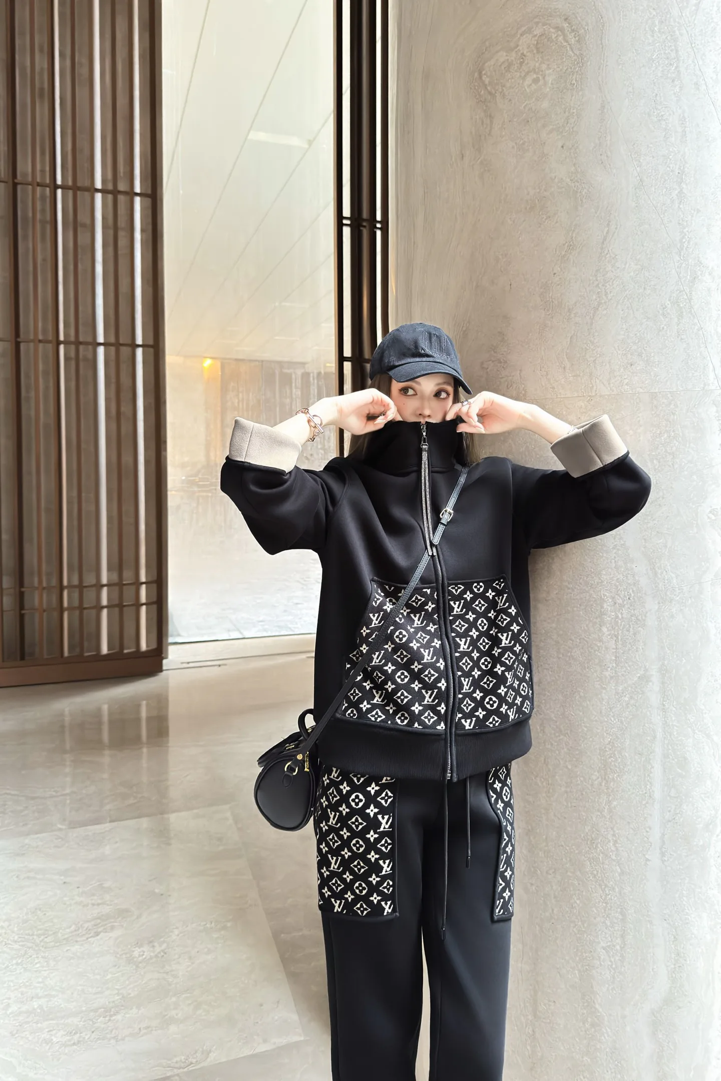 Брюки Женские Louis Vuitton 1817624