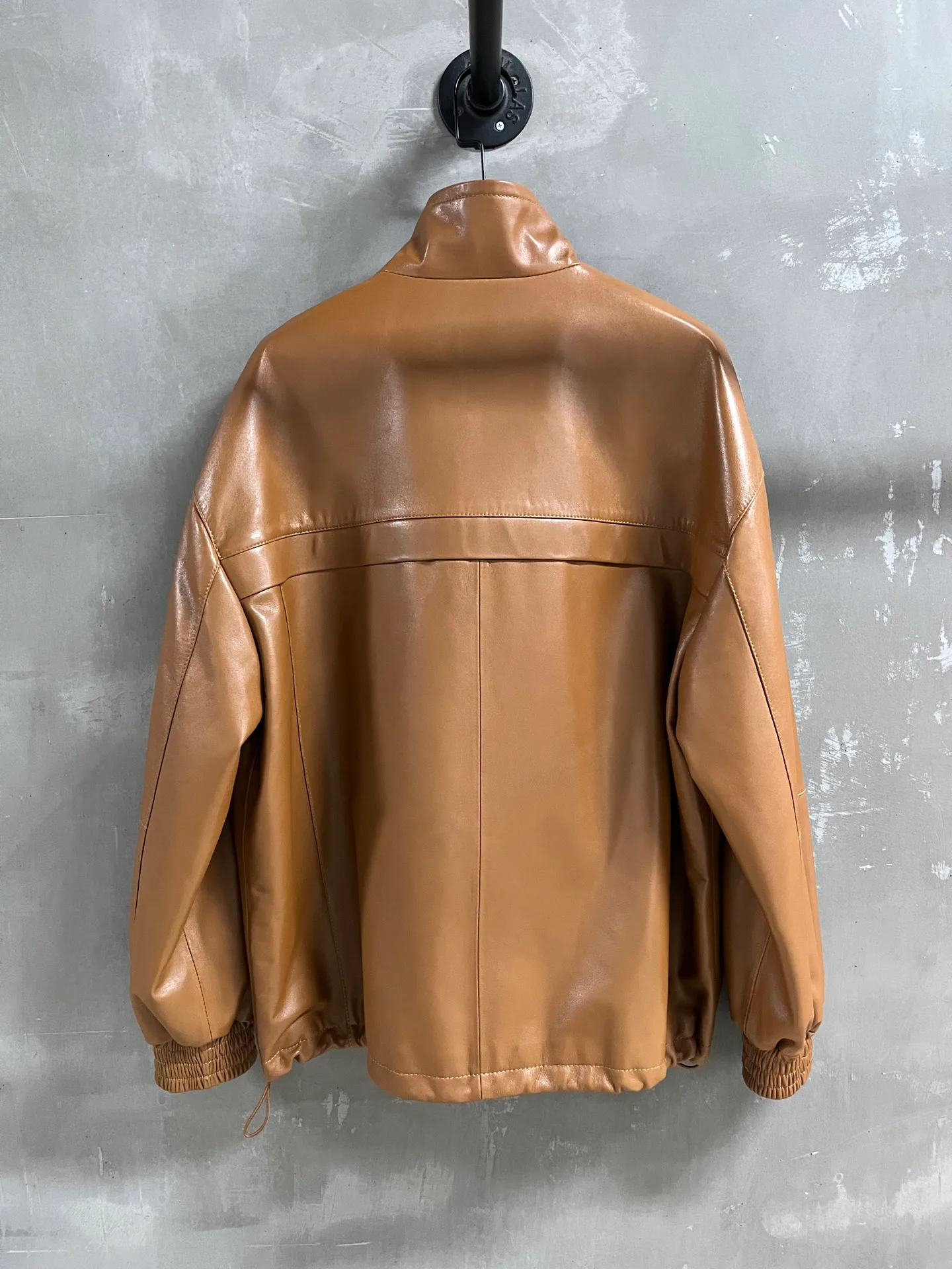 Кожаные Куртки И Дублёнки Женские Prada 18172847