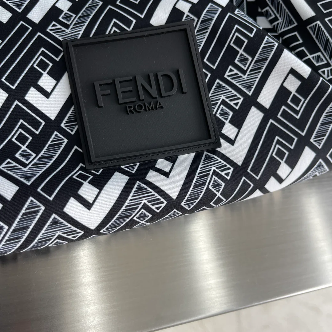 Куртки И Пуховики Мужские Fendi 9596384