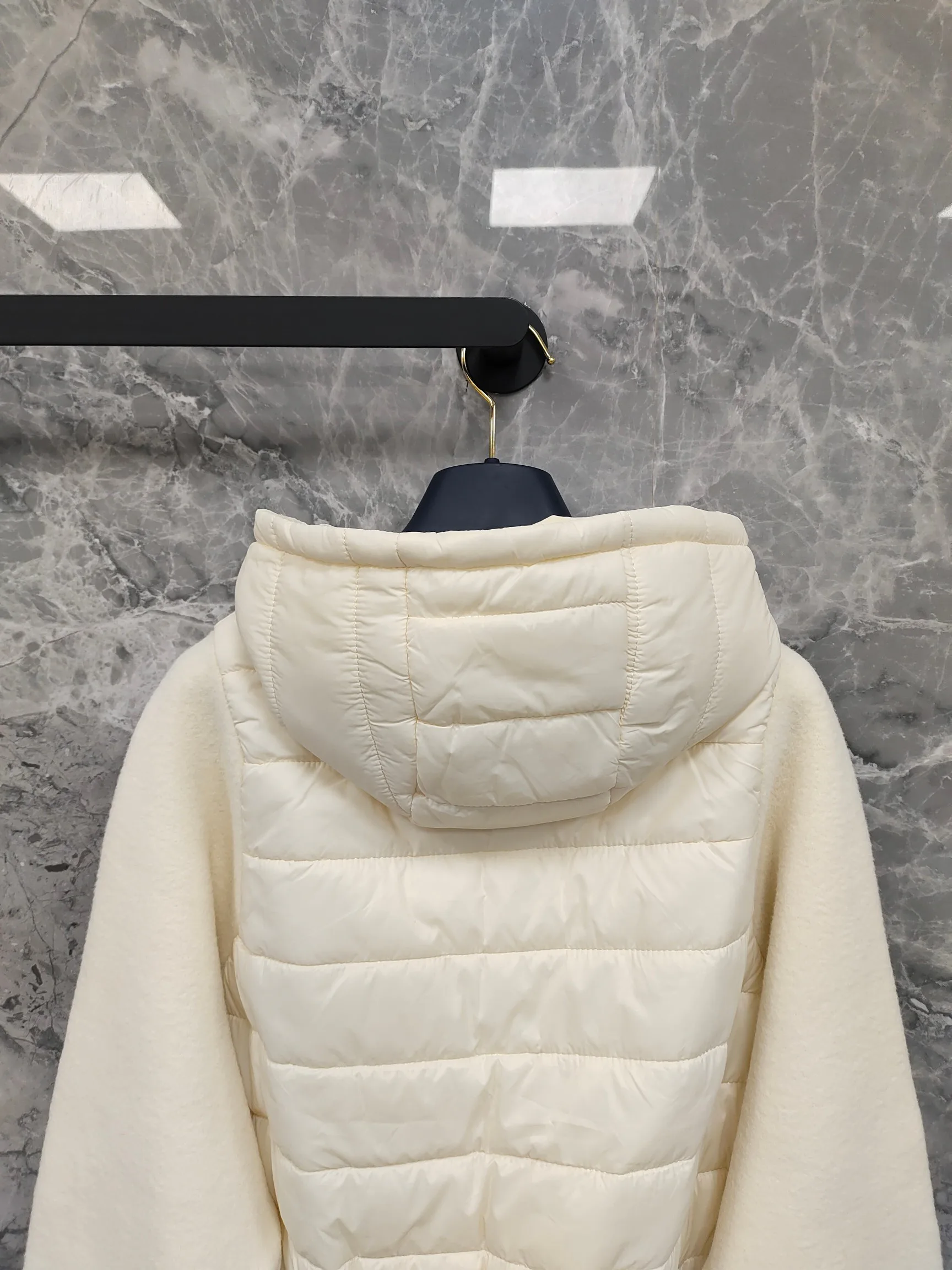 Куртки И Пуховики Женские Moncler 18743552
