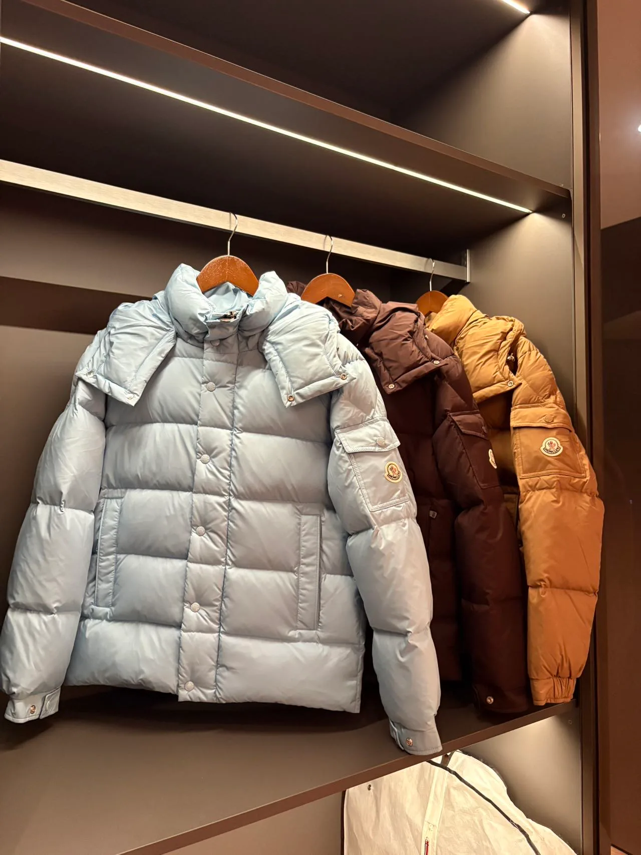 Куртки И Пуховики Женские Moncler 18111528