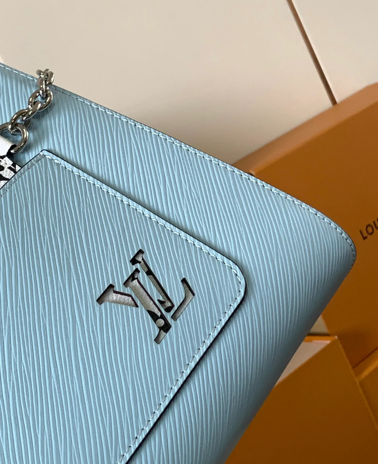 Сумки На Ремне Женские Louis Vuitton 23807