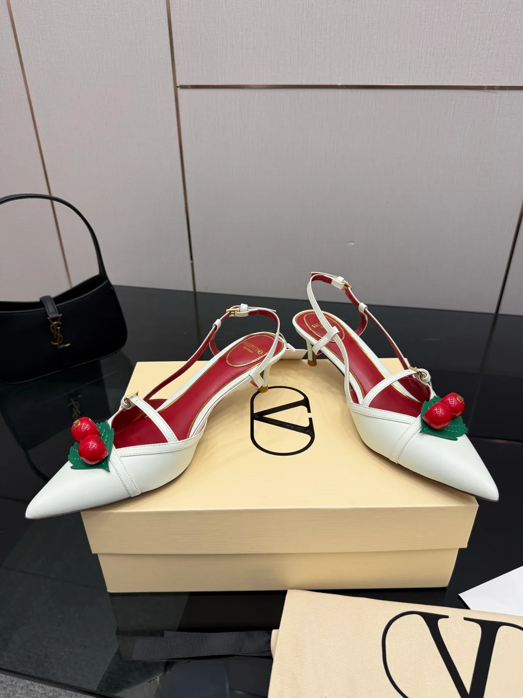 Босоножки Женские Valentino 11682322