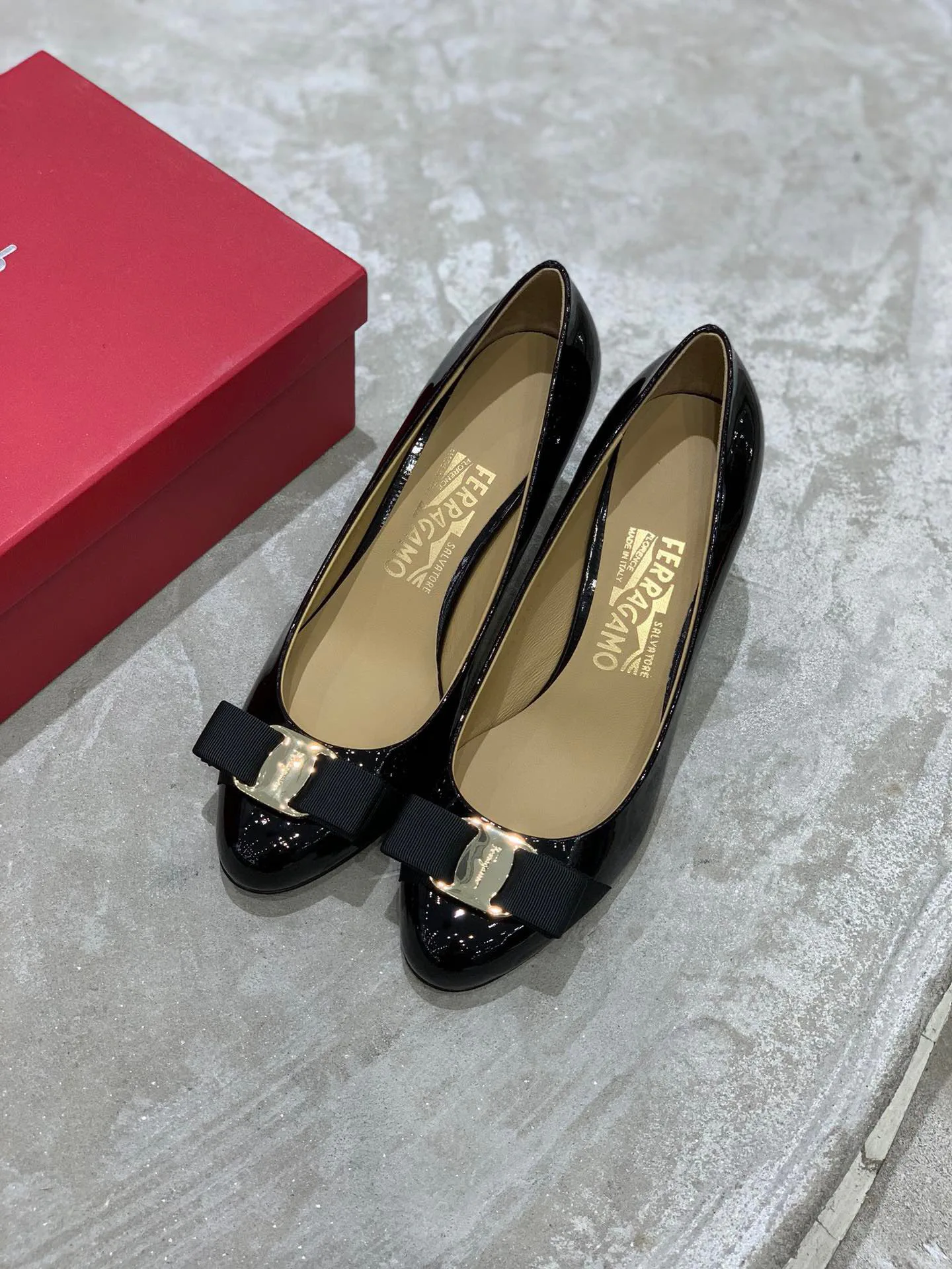 Туфли Женские Salvatore Ferragamo 18340724