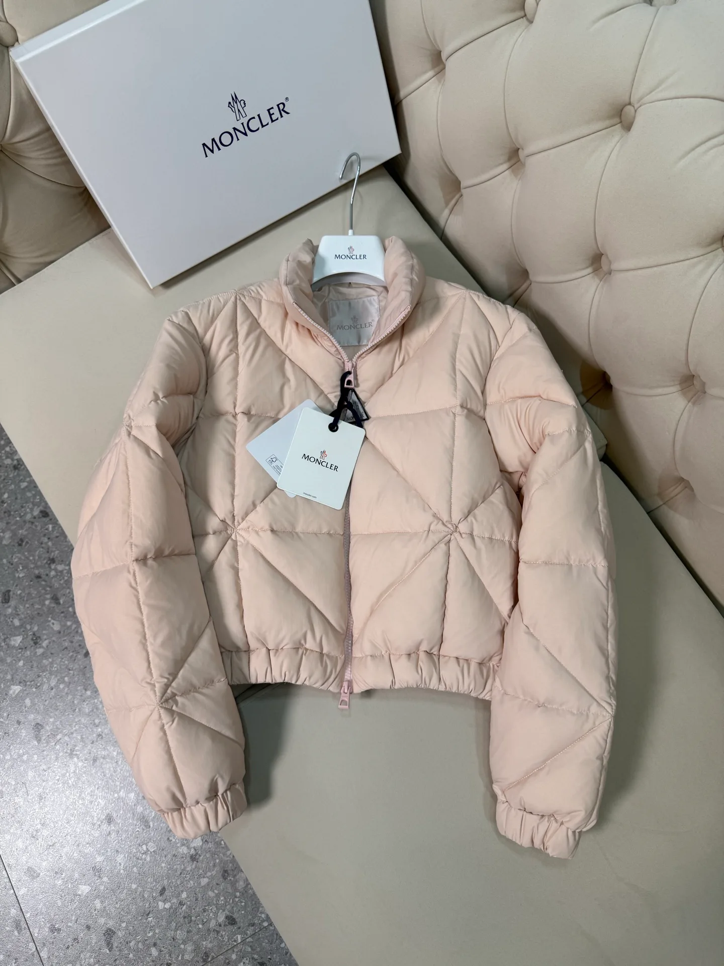 Куртки И Пуховики Женские Moncler 18825228