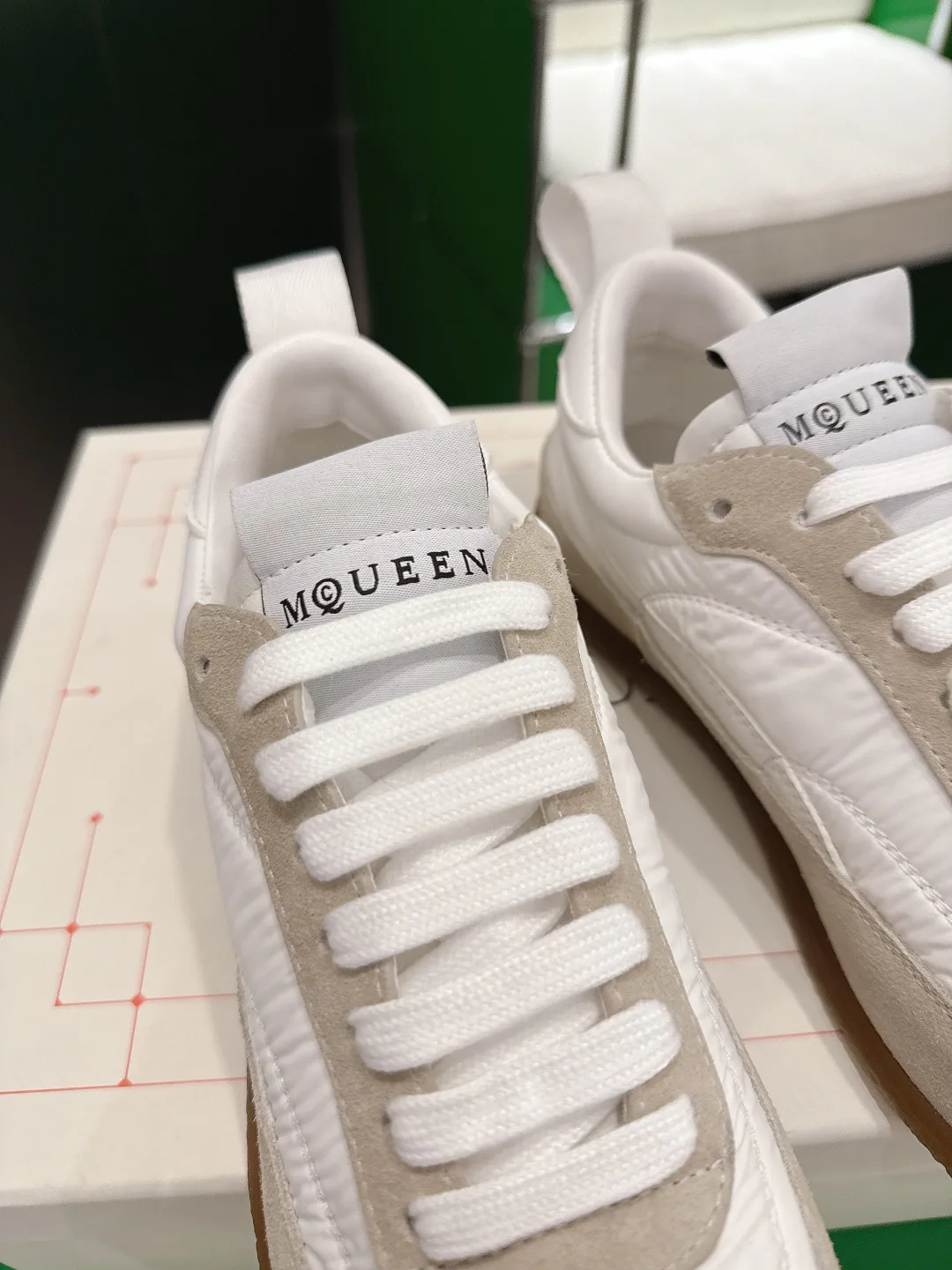 Кроссовки Женские Alexander Mcqueen 809169