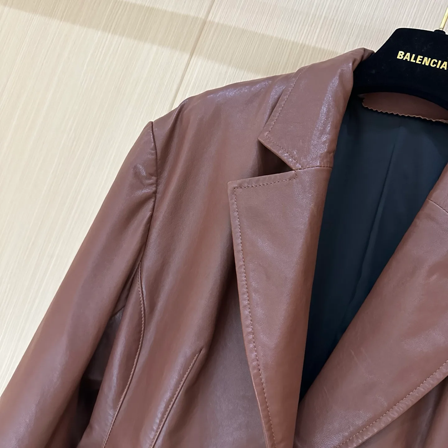 Кожаные Куртки И Дублёнки Женские Balenciaga 11155443