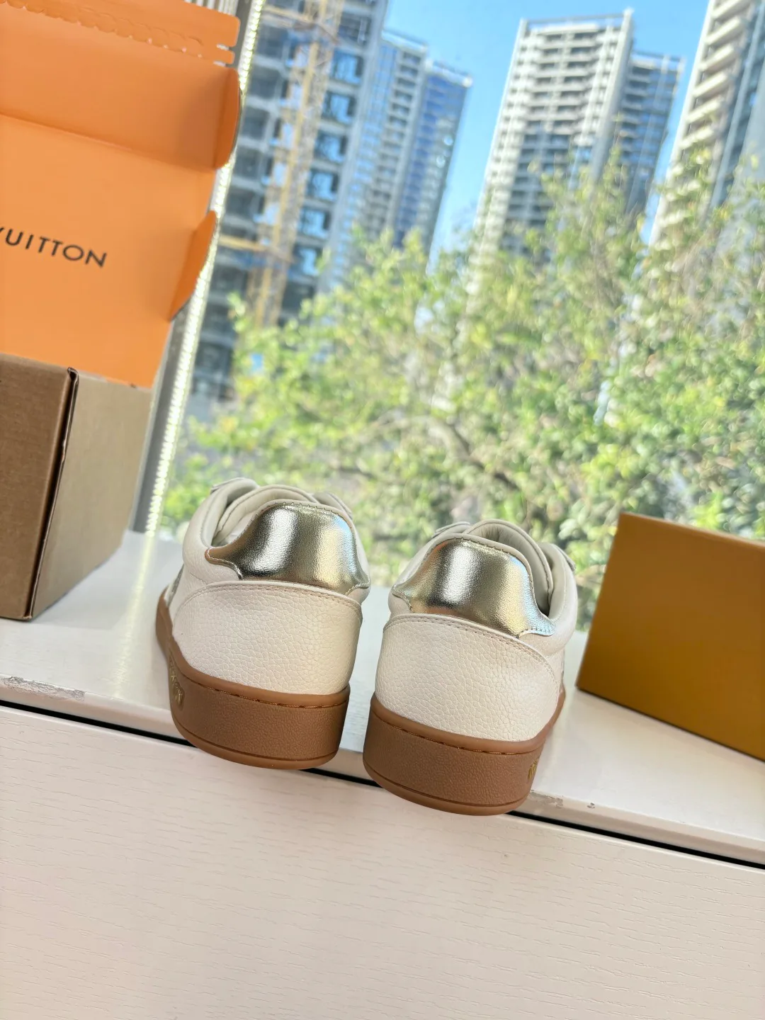 Кроссовки Женские Louis Vuitton 1590607