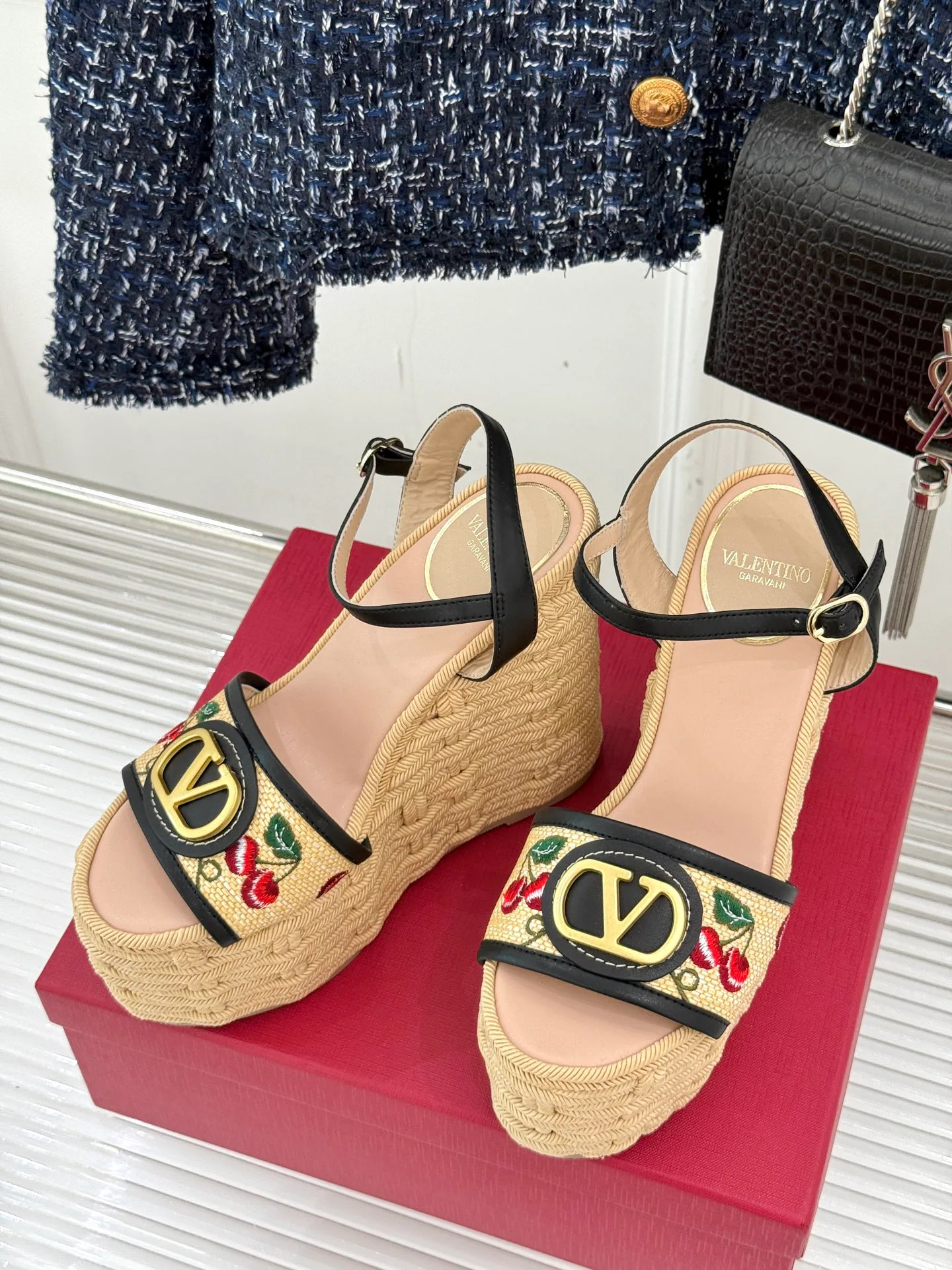 Босоножки Женские Valentino 27918