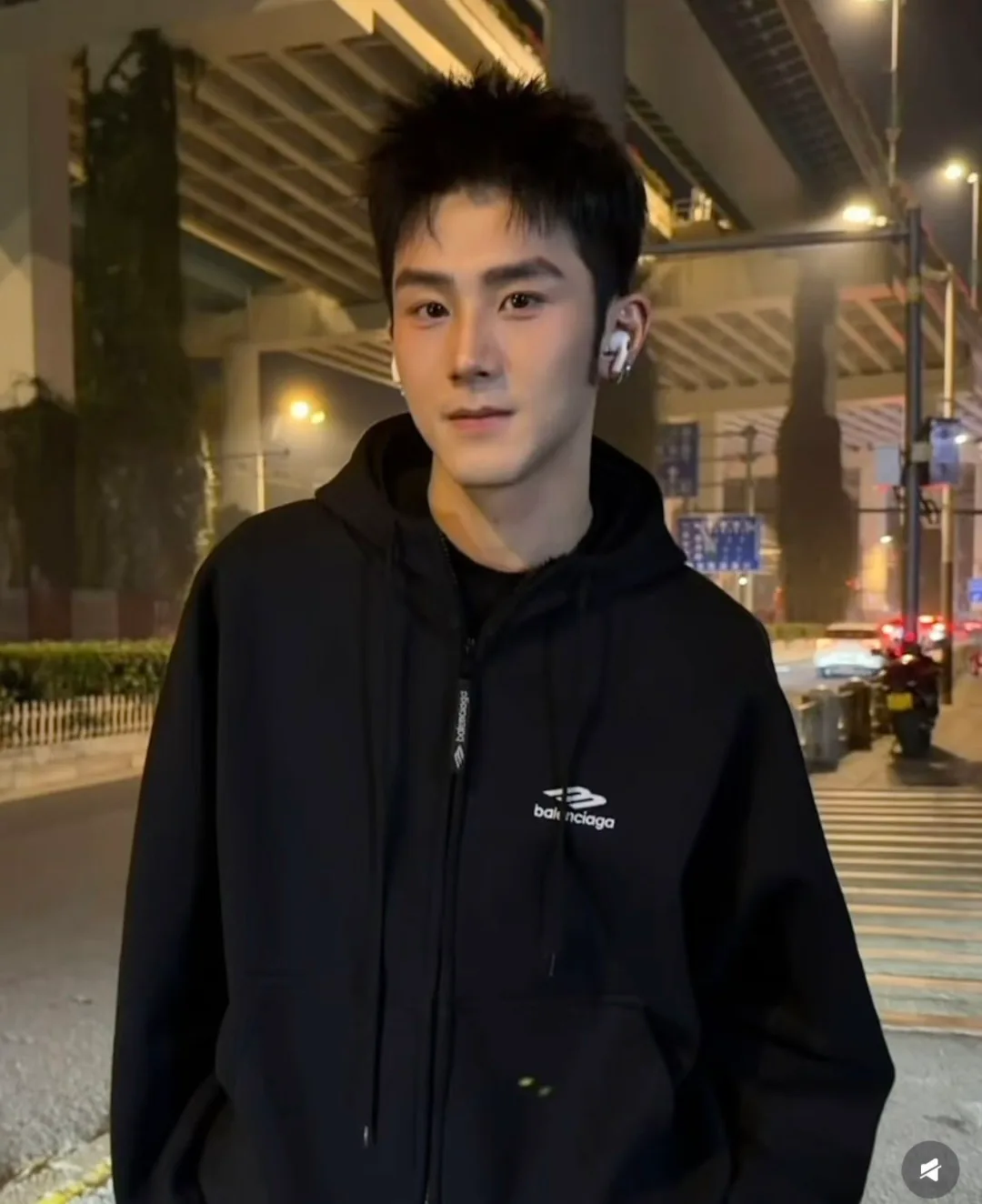 Свитшоты И Худи Мужские Balenciaga 10452250