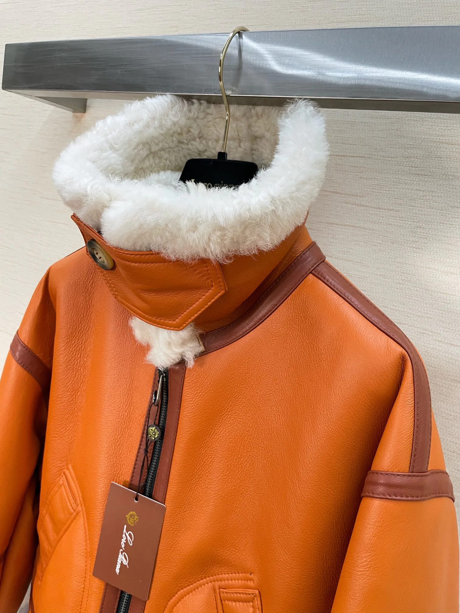 Кожаные Куртки И Дублёнки Женские Loro Piana 19684878