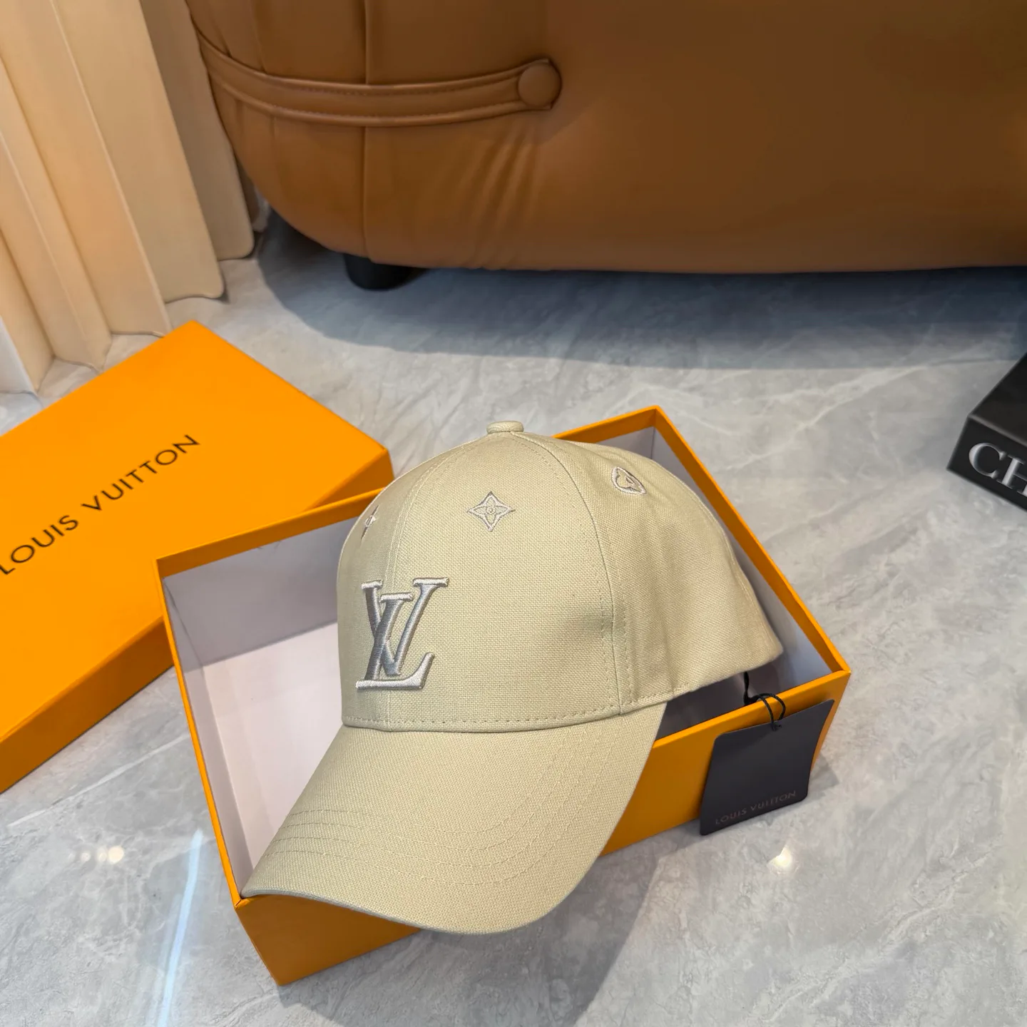Головные Уборы Louis Vuitton 17467589