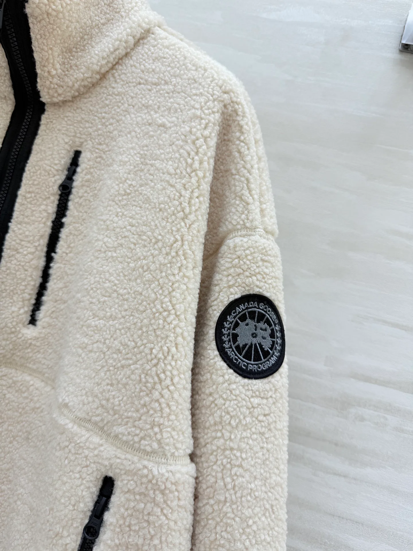 Куртки И Пуховики Женские Canada Goose 600350