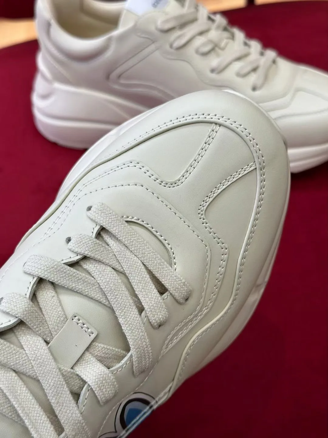 Кроссовки Женские Gucci 5120047