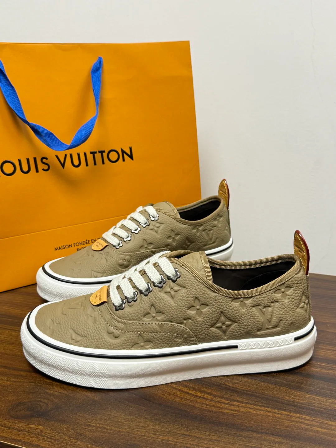 Кроссовки Мужские Louis Vuitton 19716465