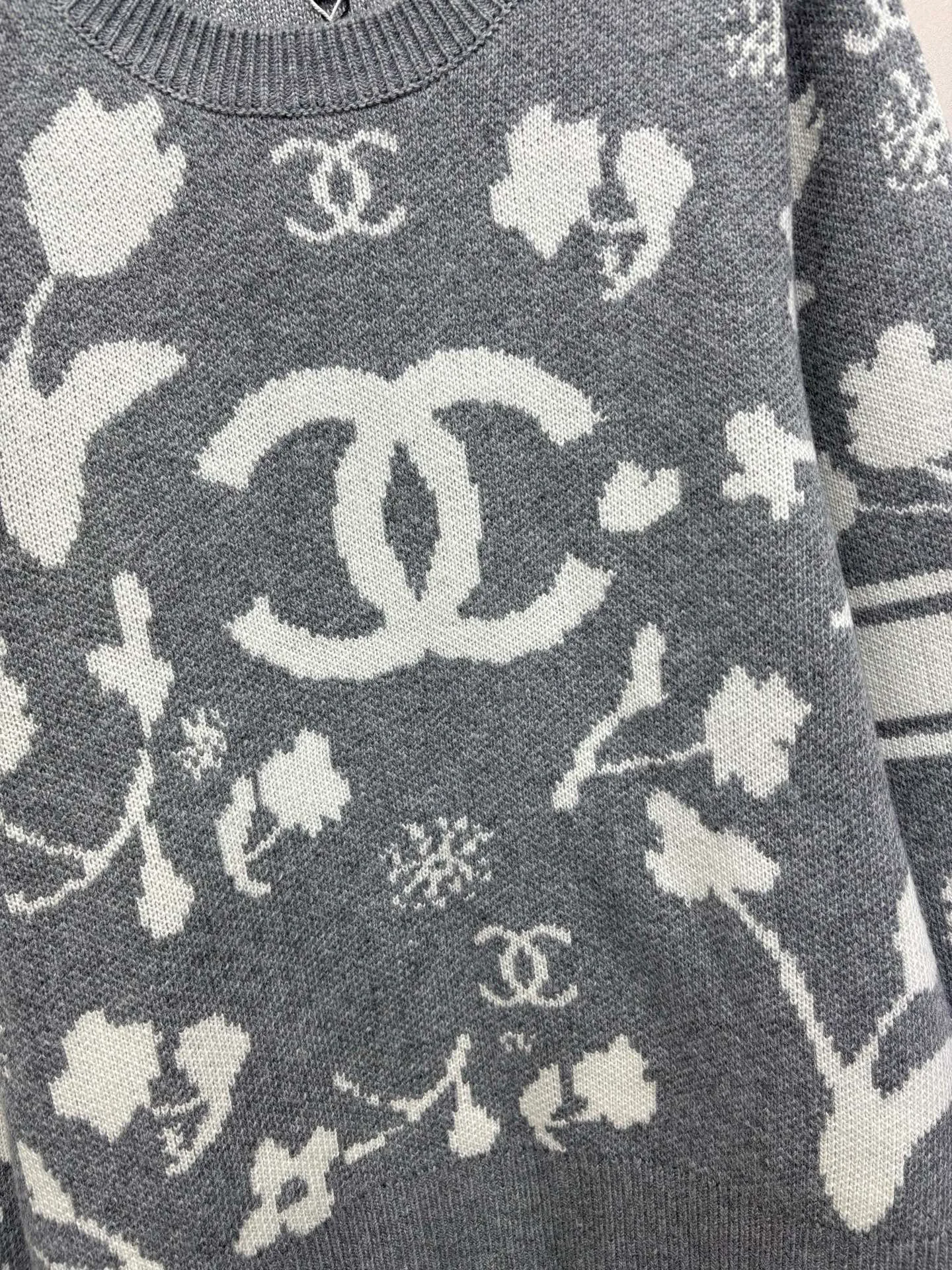 Джемперы И Свитеры Женские Chanel 17696372