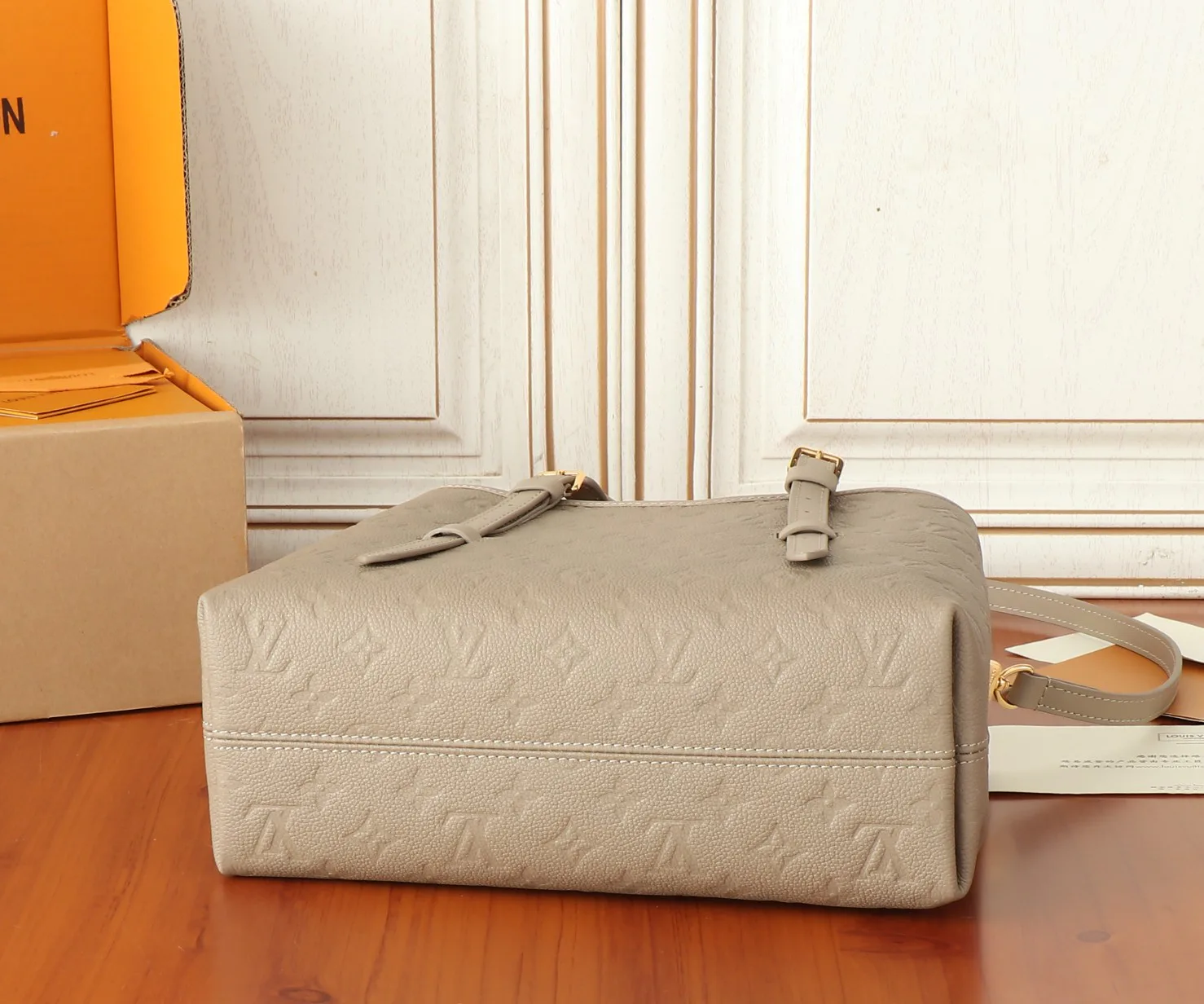 Классические Сумки Женские Louis Vuitton 17615675
