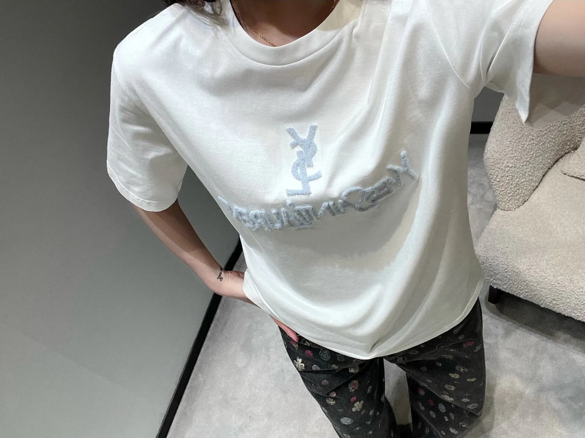 Футболки Женские Saint Laurent 934050