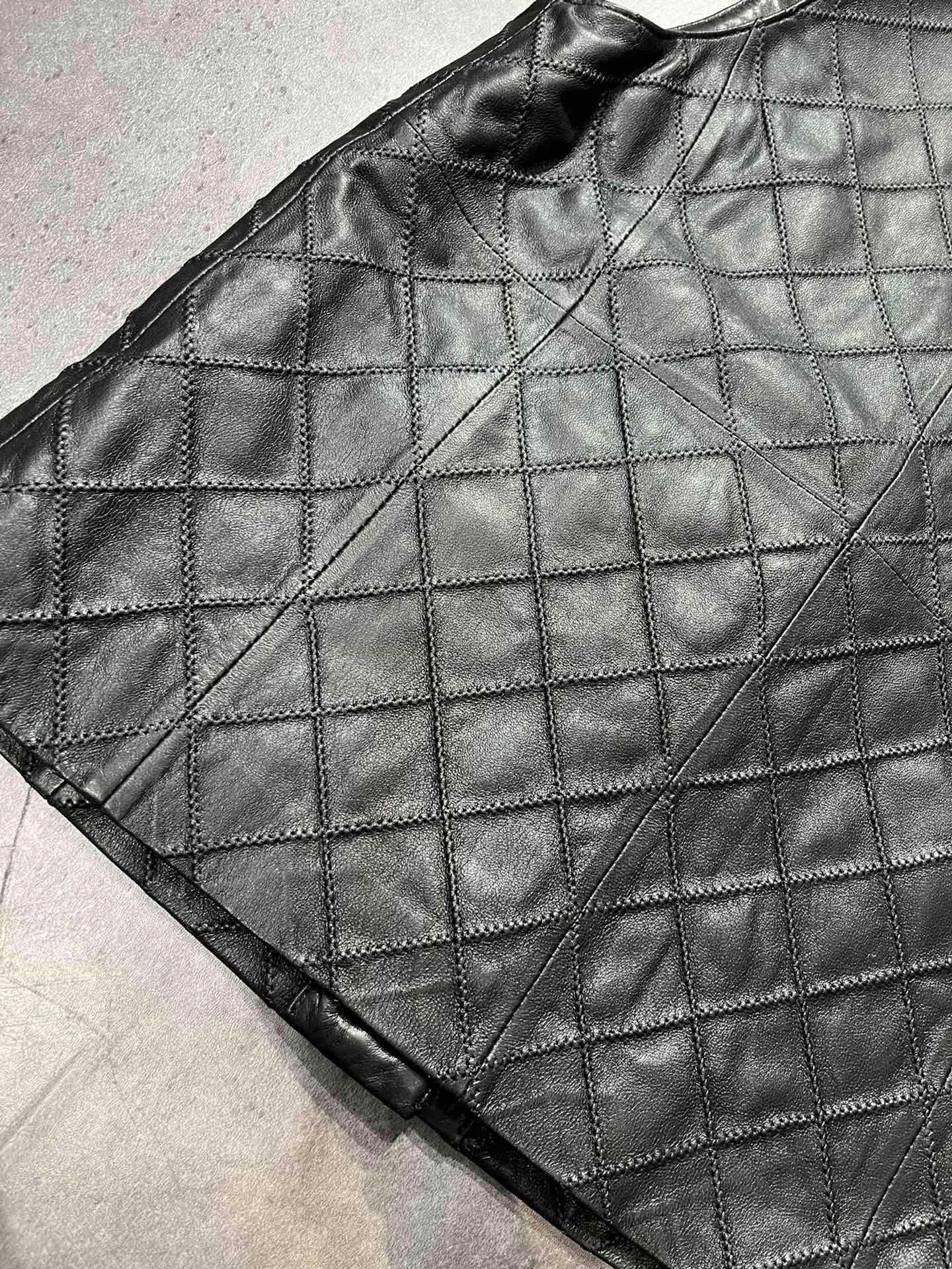 Жилеты Мужские Chanel 10088605